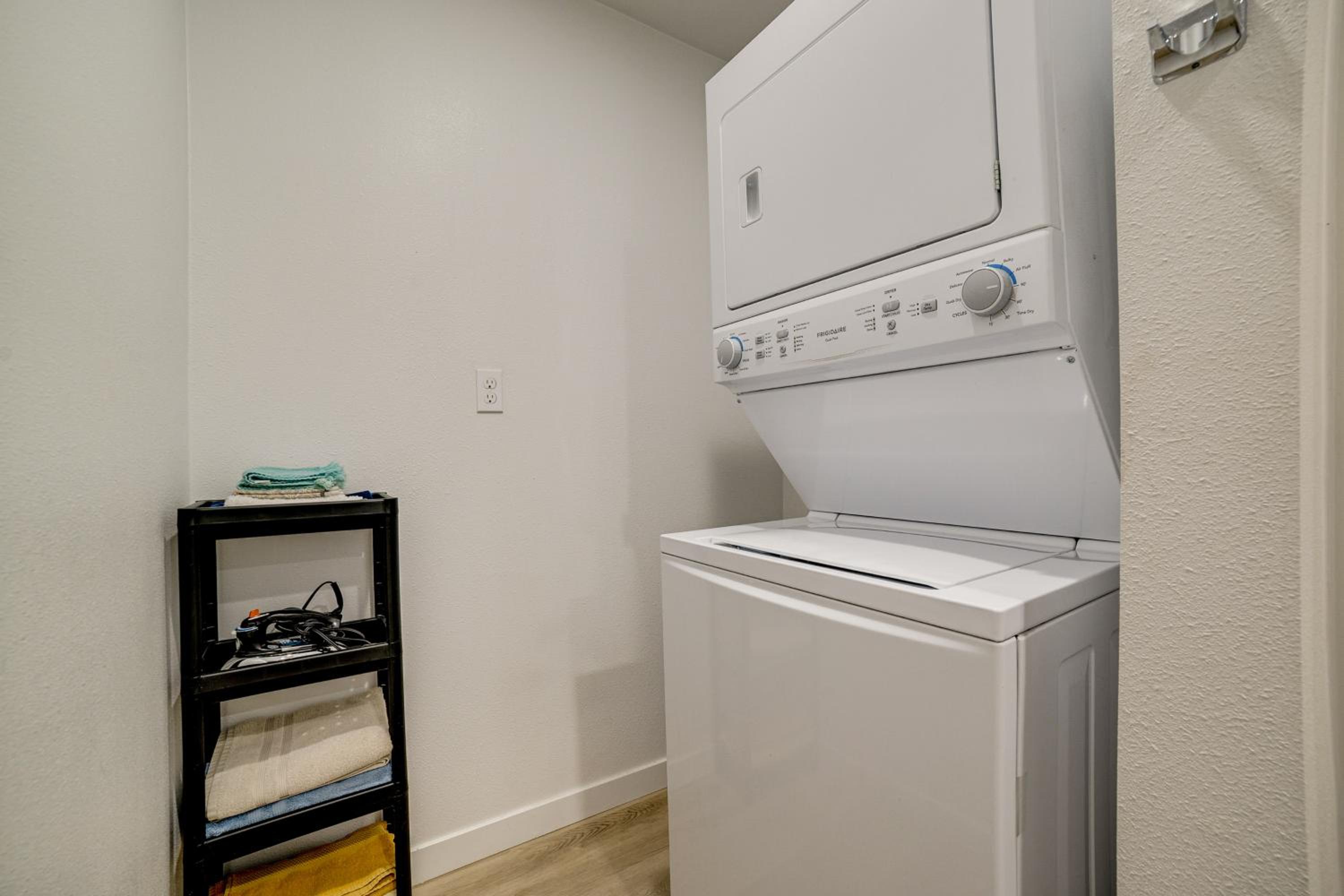 10 Mi to Riverside! Apt Near RUHS Medical Center