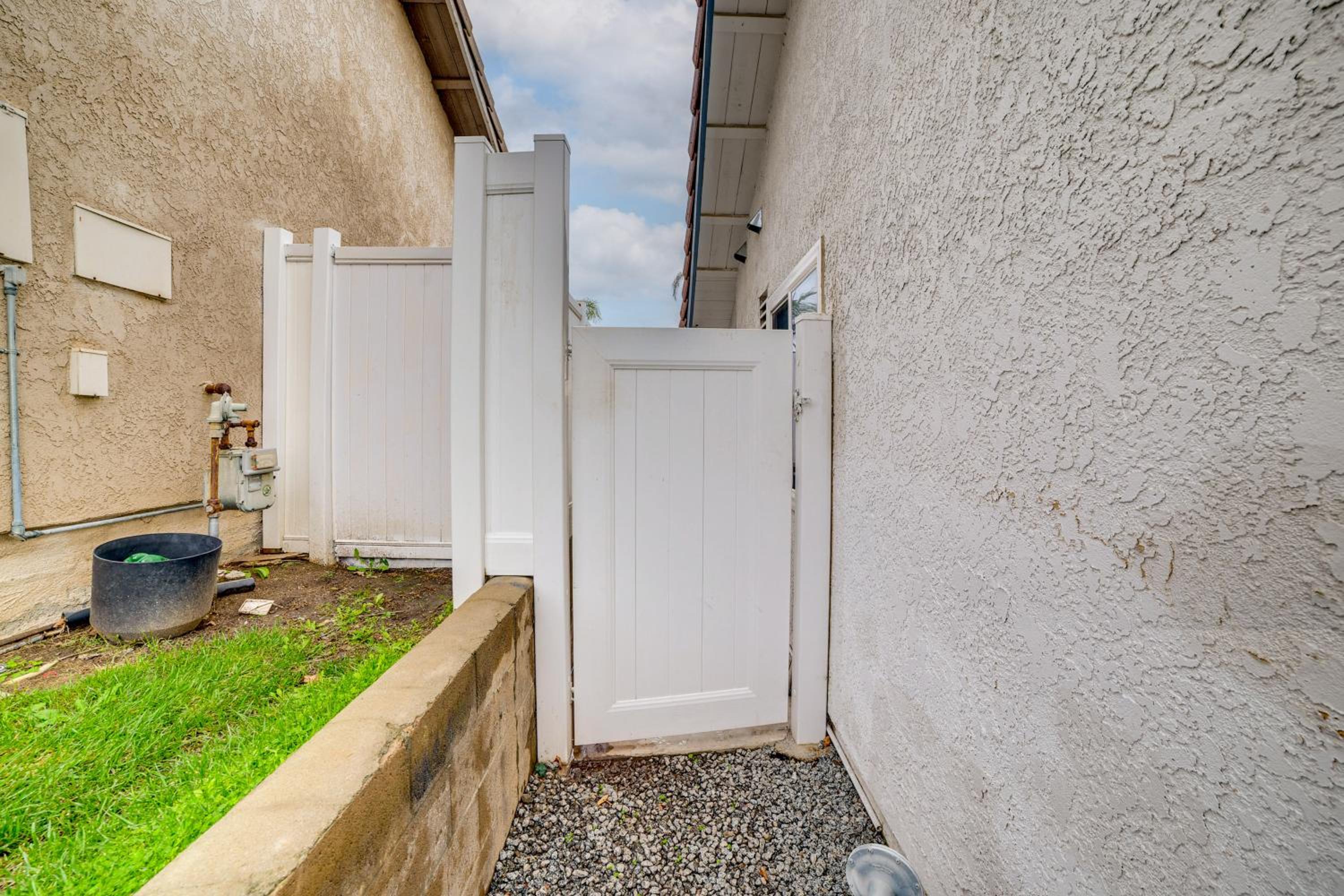 10 Mi to Riverside! Apt Near RUHS Medical Center