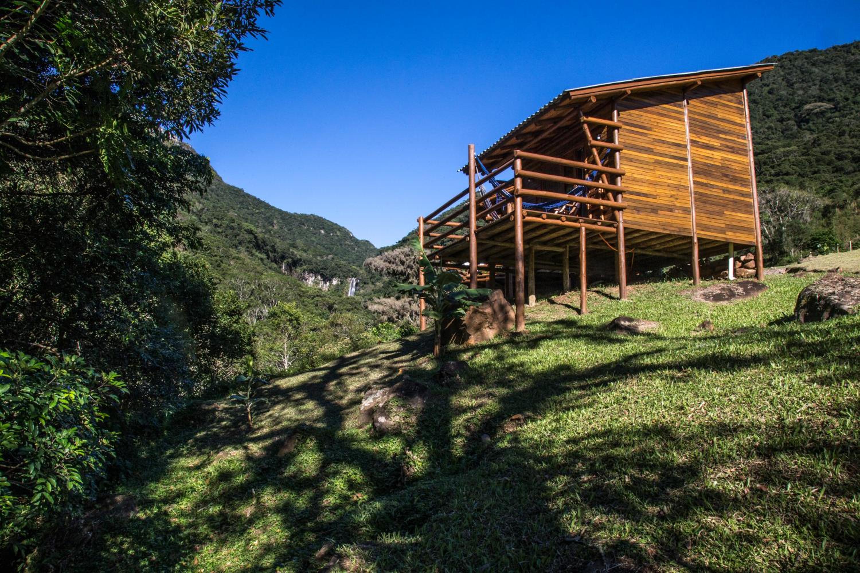 Cachoeira dos Borges Cabanas e Parque