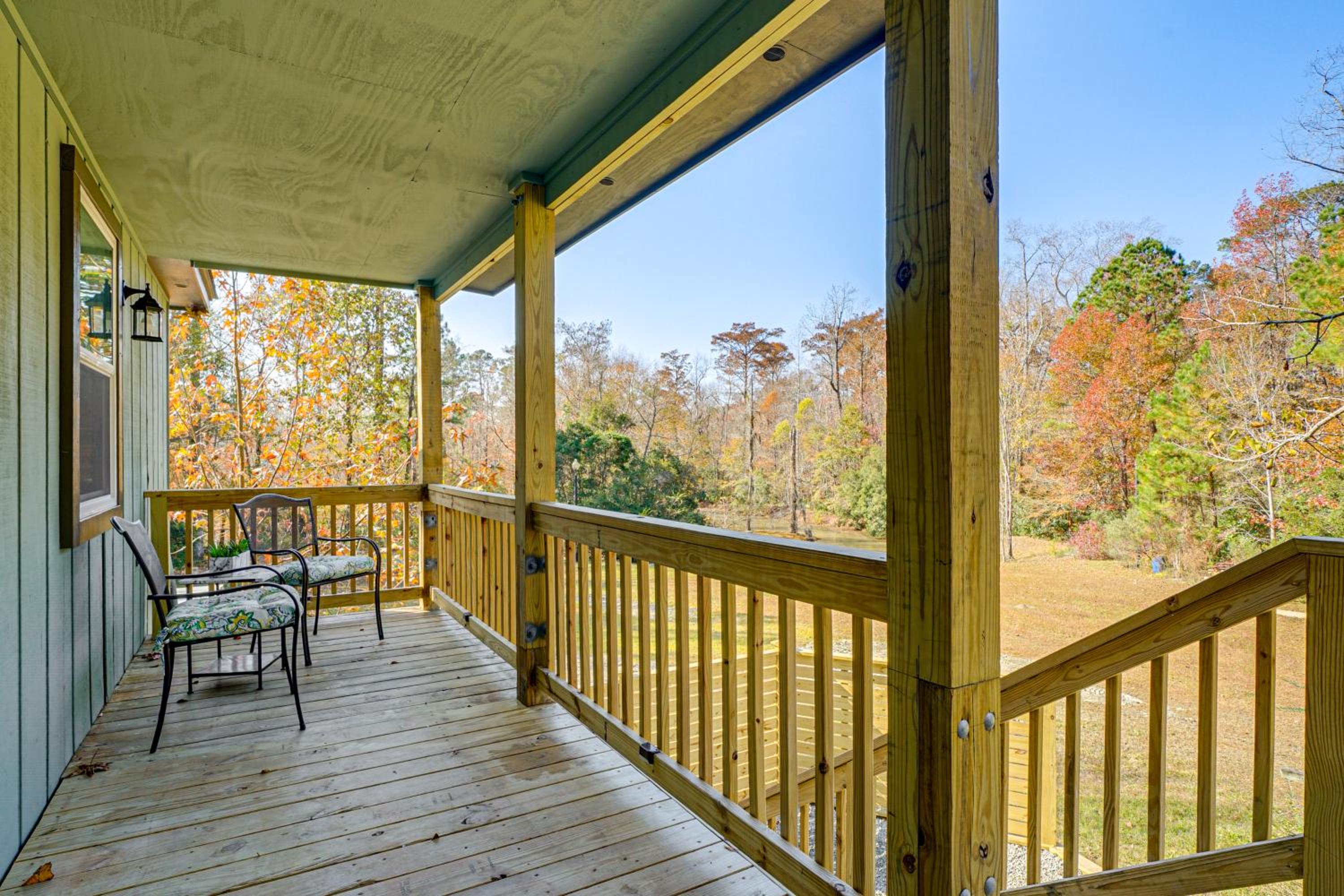 Wooded Couples Haven! 15 Mi to Wrightsville Beach