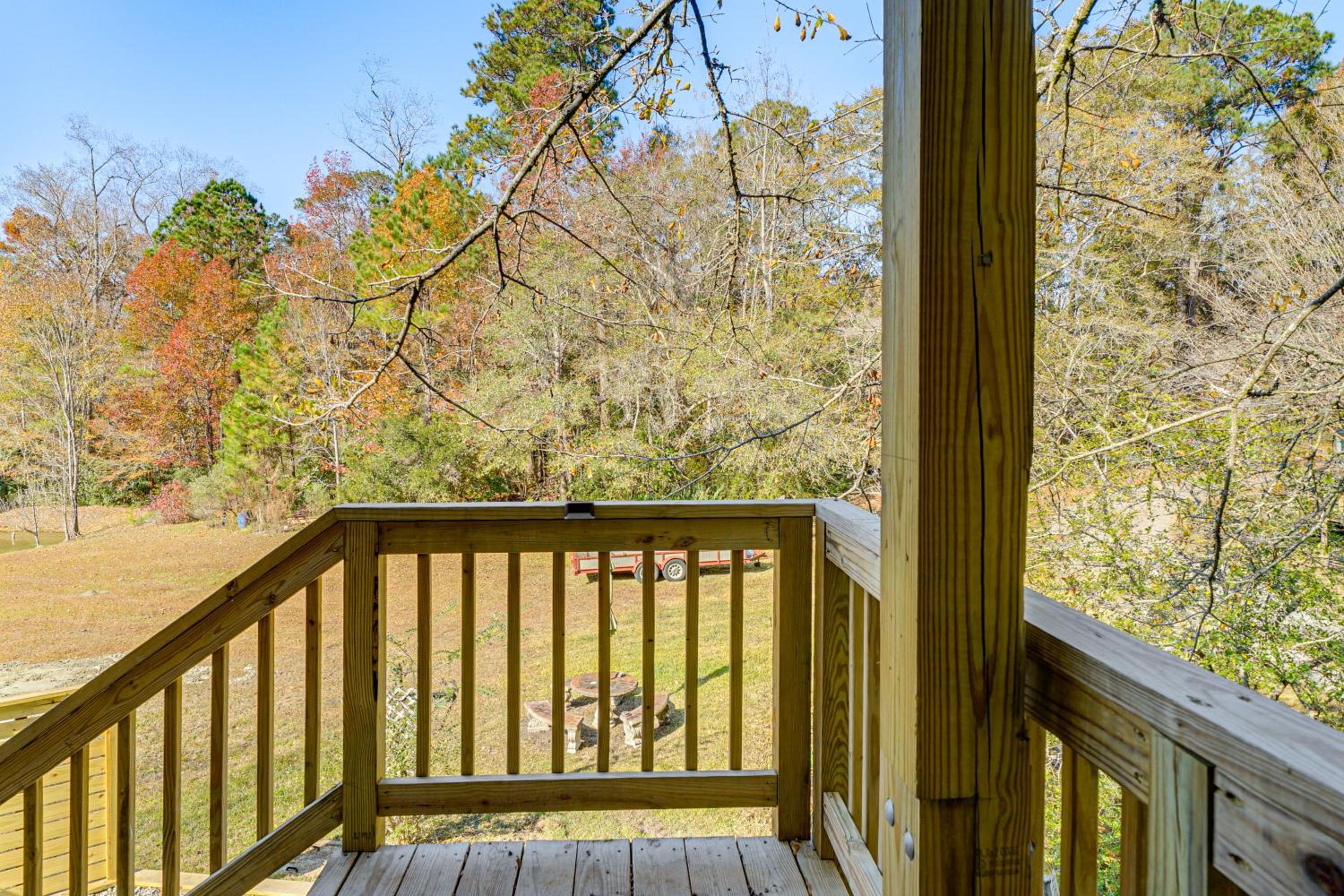 Wooded Couples Haven! 15 Mi to Wrightsville Beach