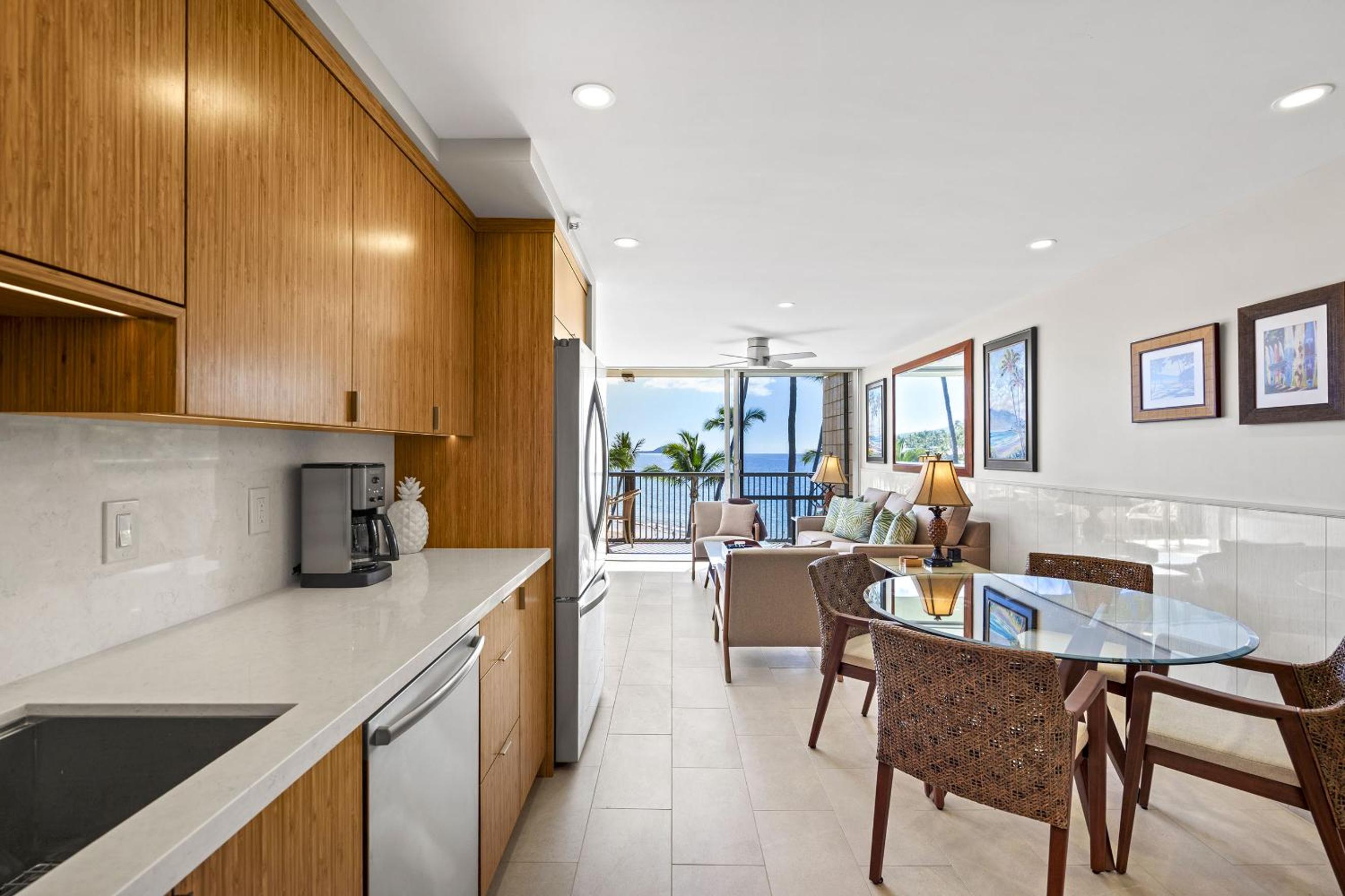 Mana Kai 304 - Renovated Oceanfront 2BR/2BA Condo, Split AC, Beach Access, Views