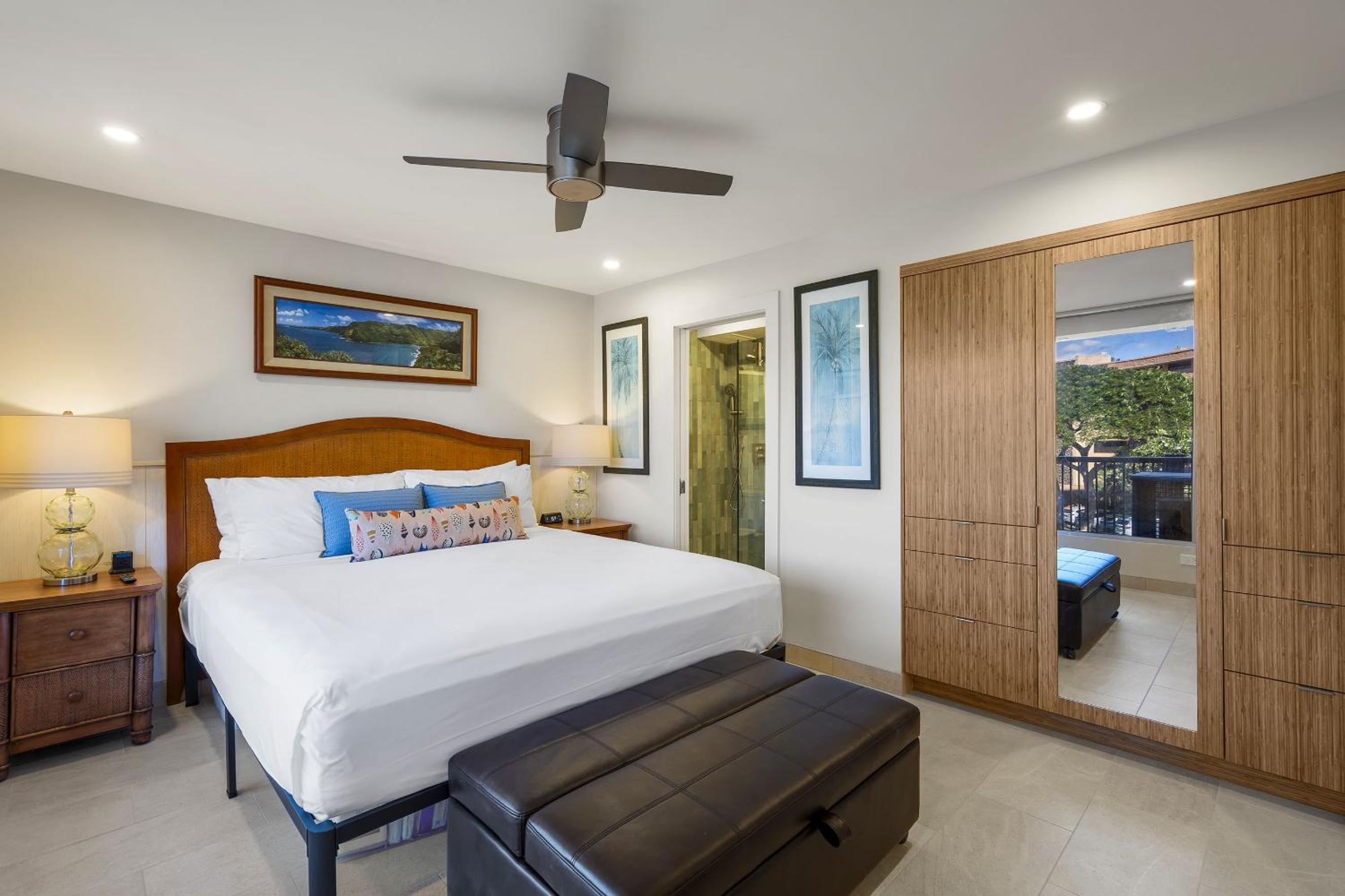 Mana Kai 304 - Renovated Oceanfront 2BR/2BA Condo, Split AC, Beach Access, Views