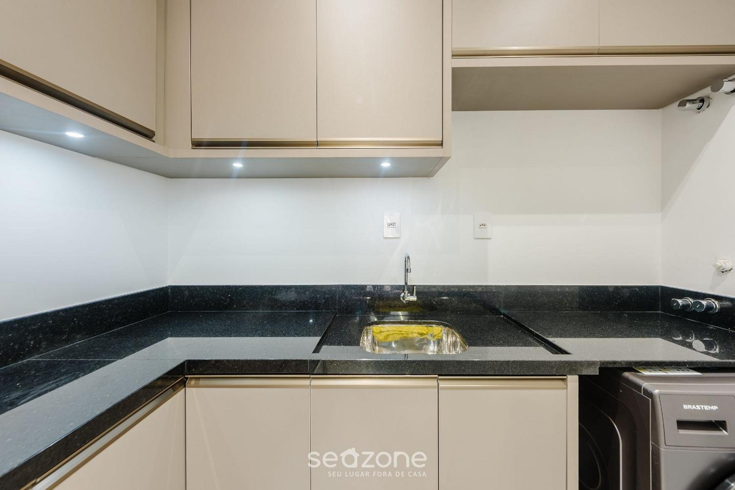 Apartments in a building 200 m from Perequê beach - RIHs