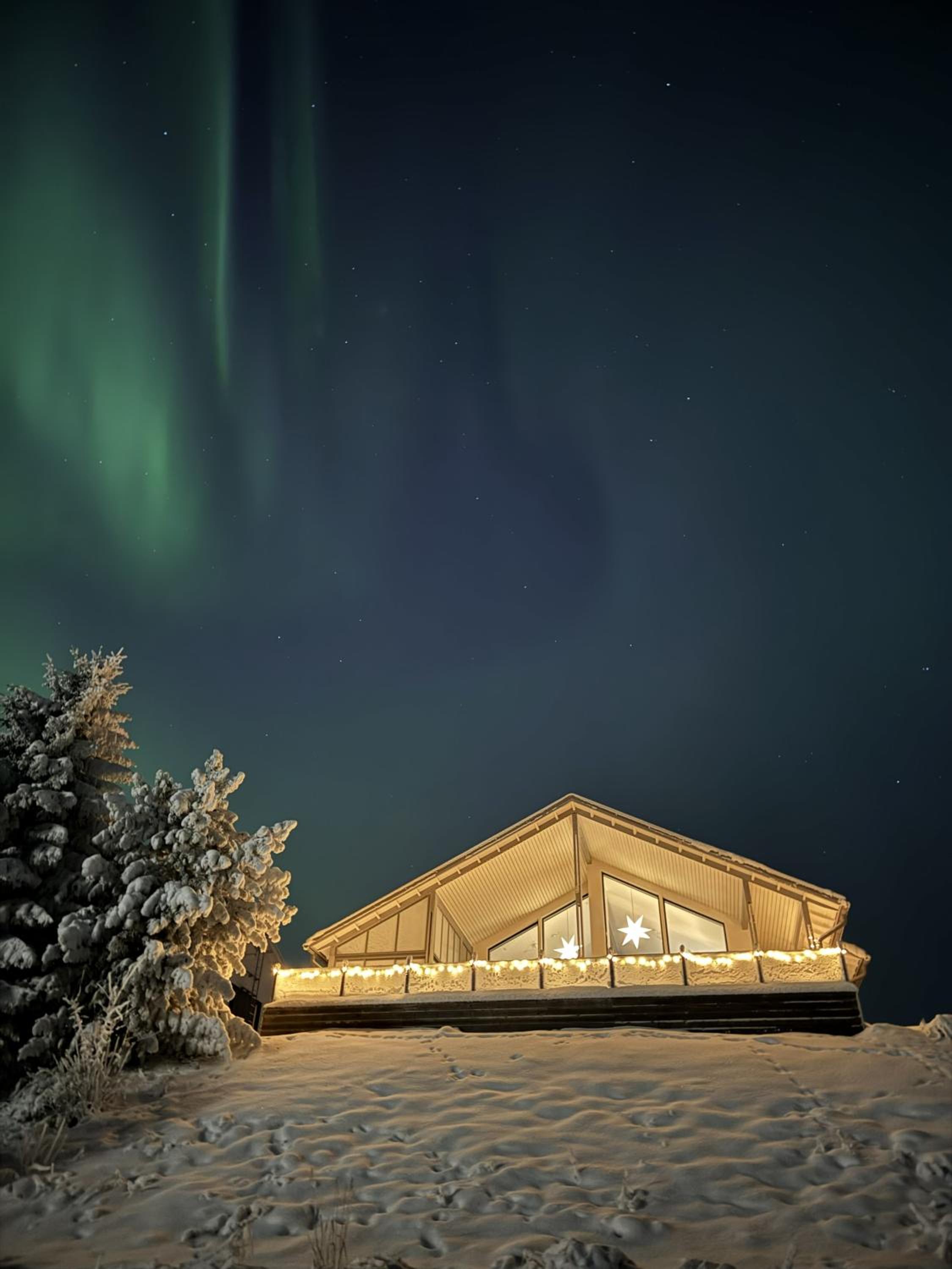 Aurora Arctic Riverside Villa