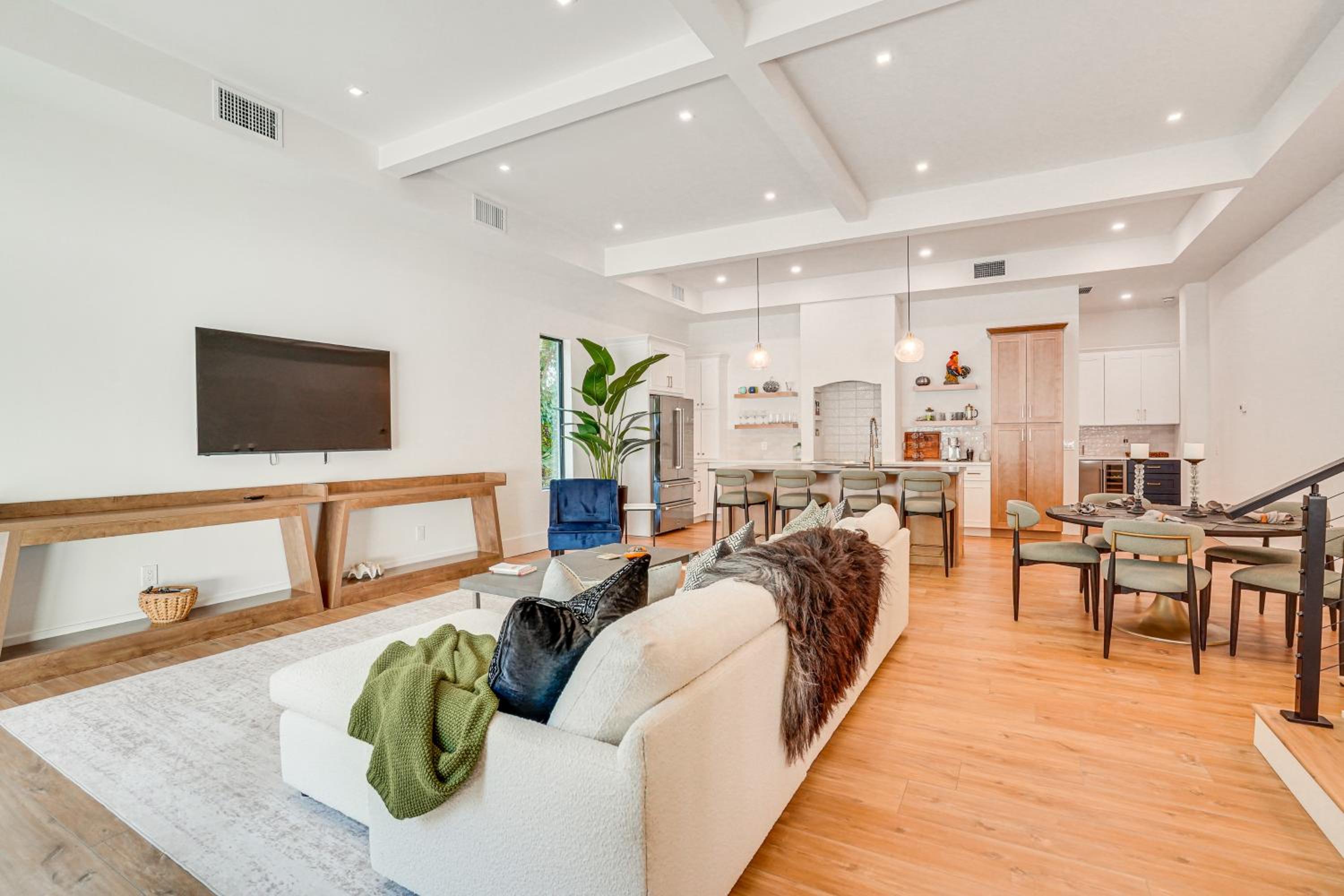 3,200-Sq-Ft Hideaway 5 Mi to Downtown Sarasota!