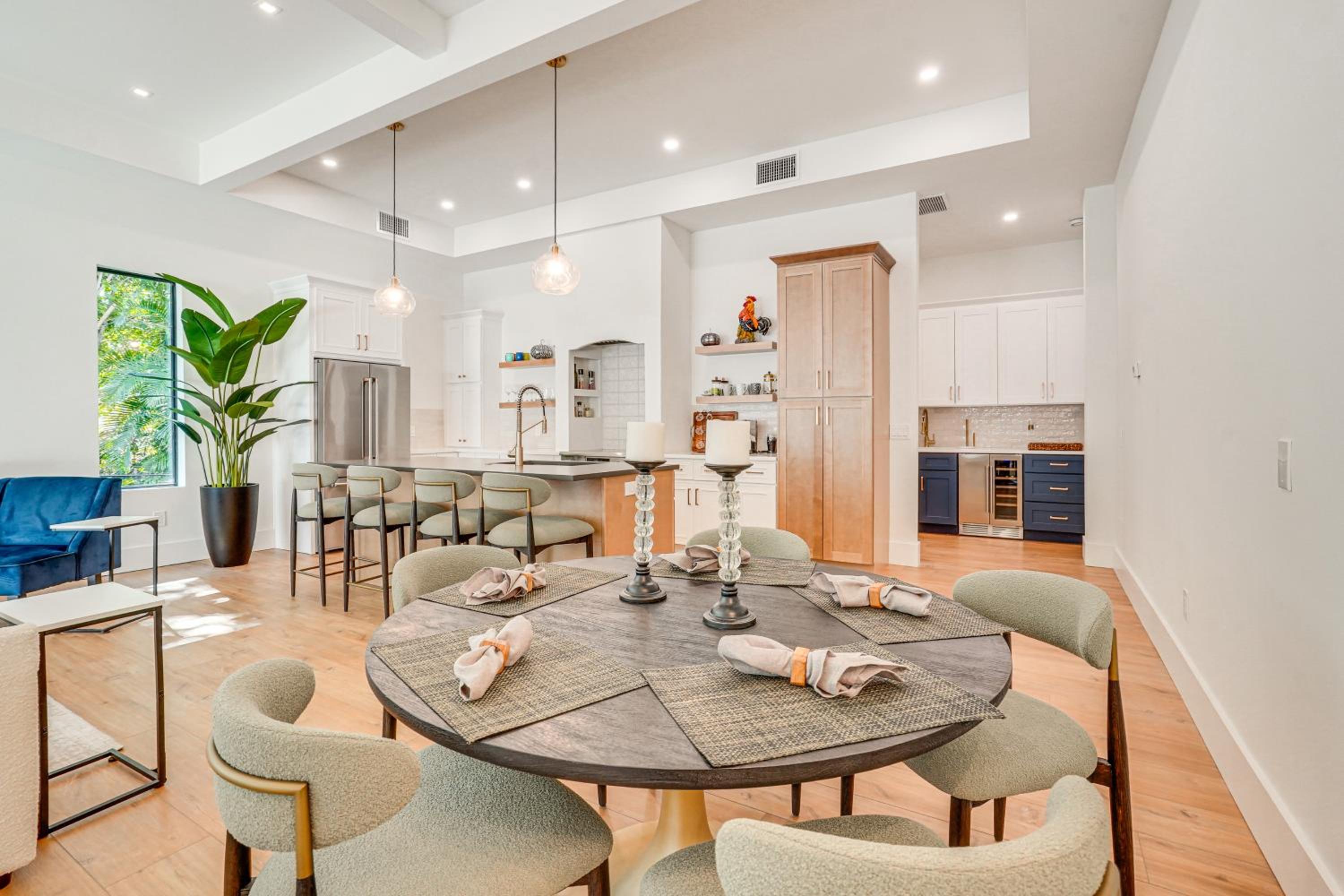 3,200-Sq-Ft Hideaway 5 Mi to Downtown Sarasota!