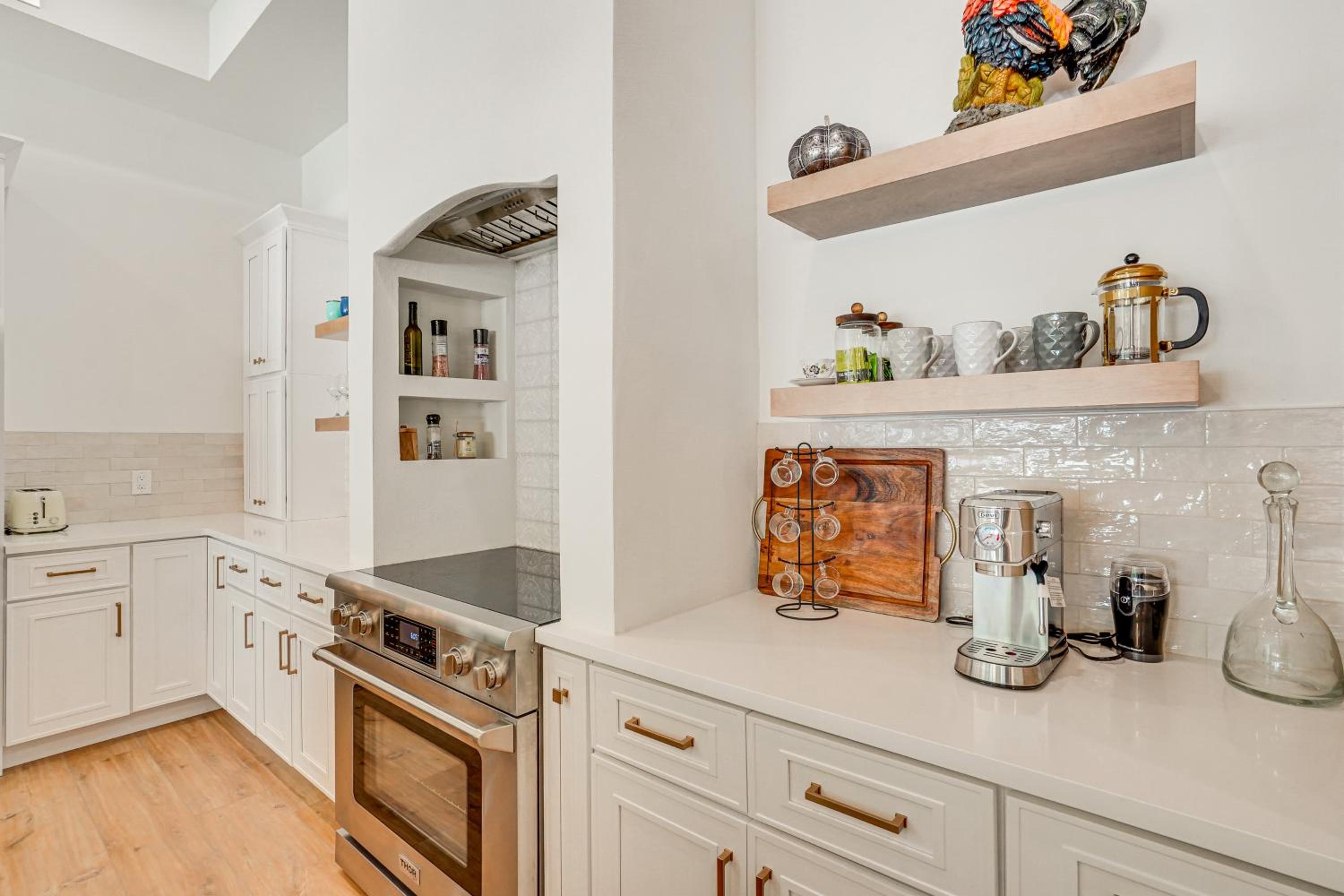 3,200-Sq-Ft Hideaway 5 Mi to Downtown Sarasota!