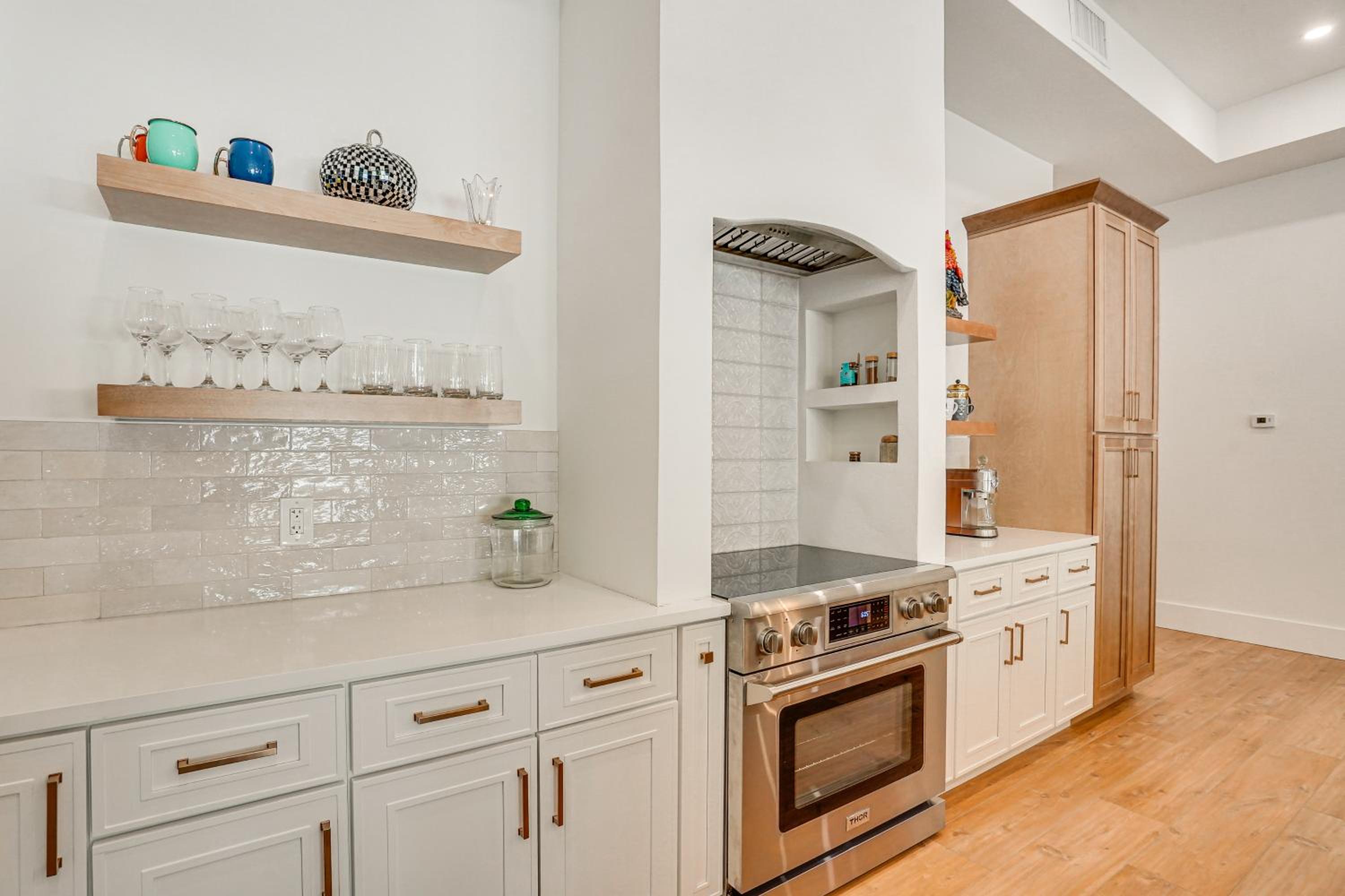 3,200-Sq-Ft Hideaway 5 Mi to Downtown Sarasota!
