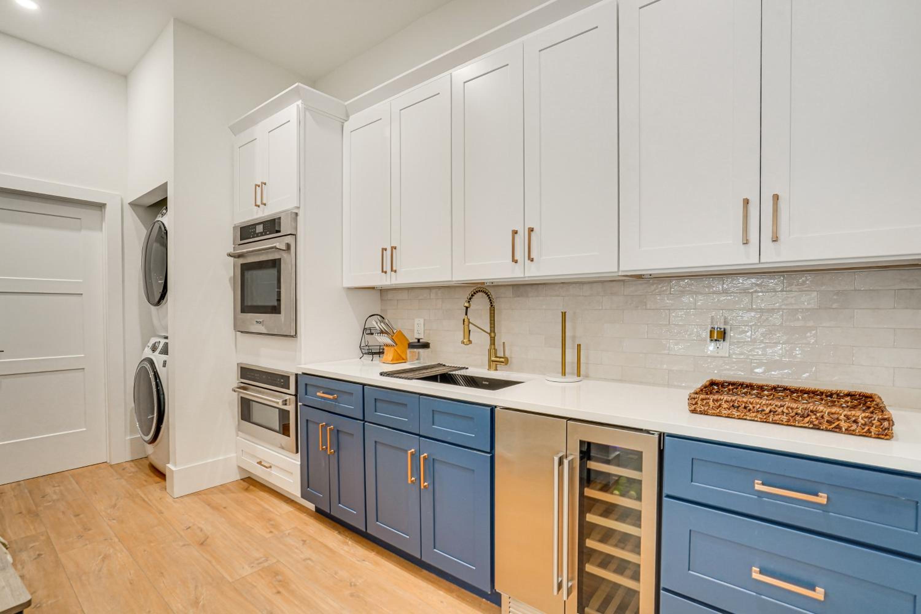 3,200-Sq-Ft Hideaway 5 Mi to Downtown Sarasota!