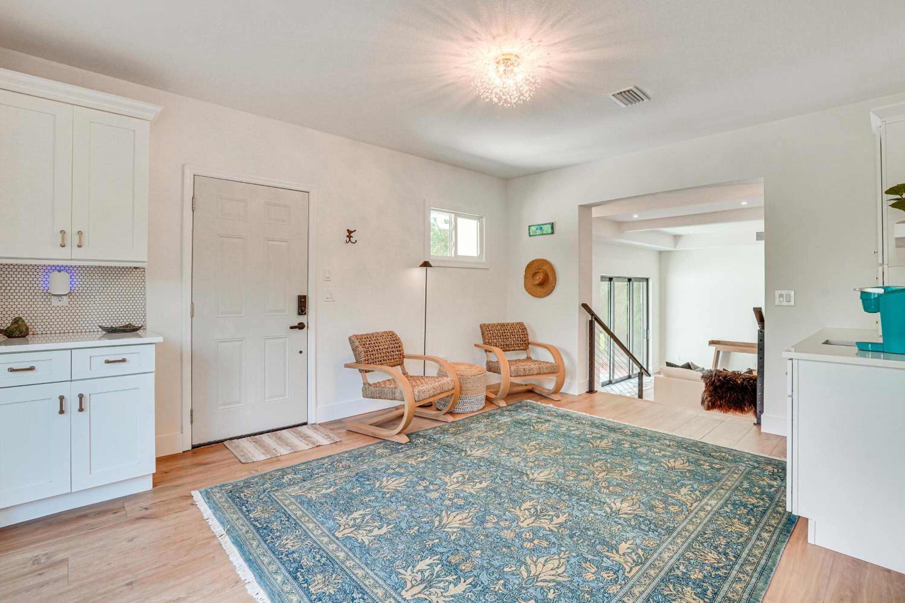 3,200-Sq-Ft Hideaway 5 Mi to Downtown Sarasota!