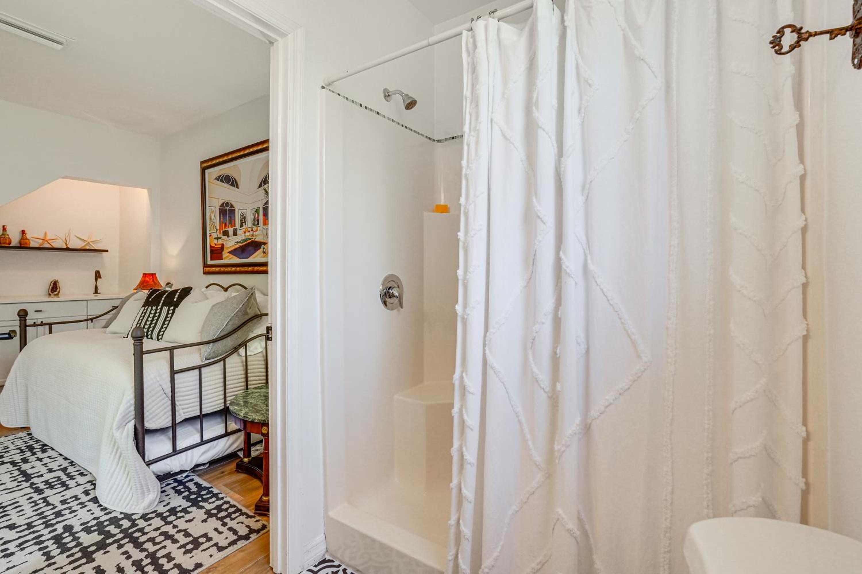 3,200-Sq-Ft Hideaway 5 Mi to Downtown Sarasota!
