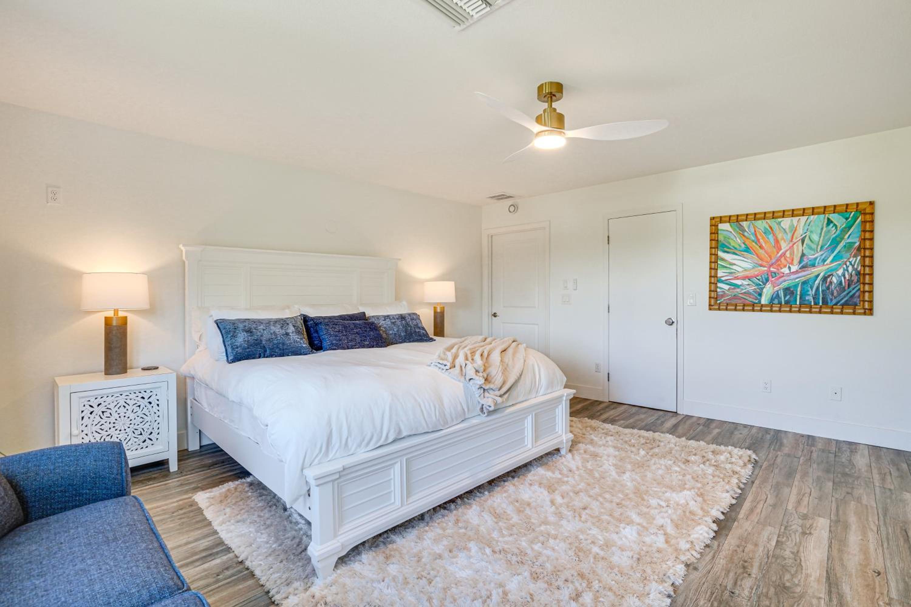 3,200-Sq-Ft Hideaway 5 Mi to Downtown Sarasota!