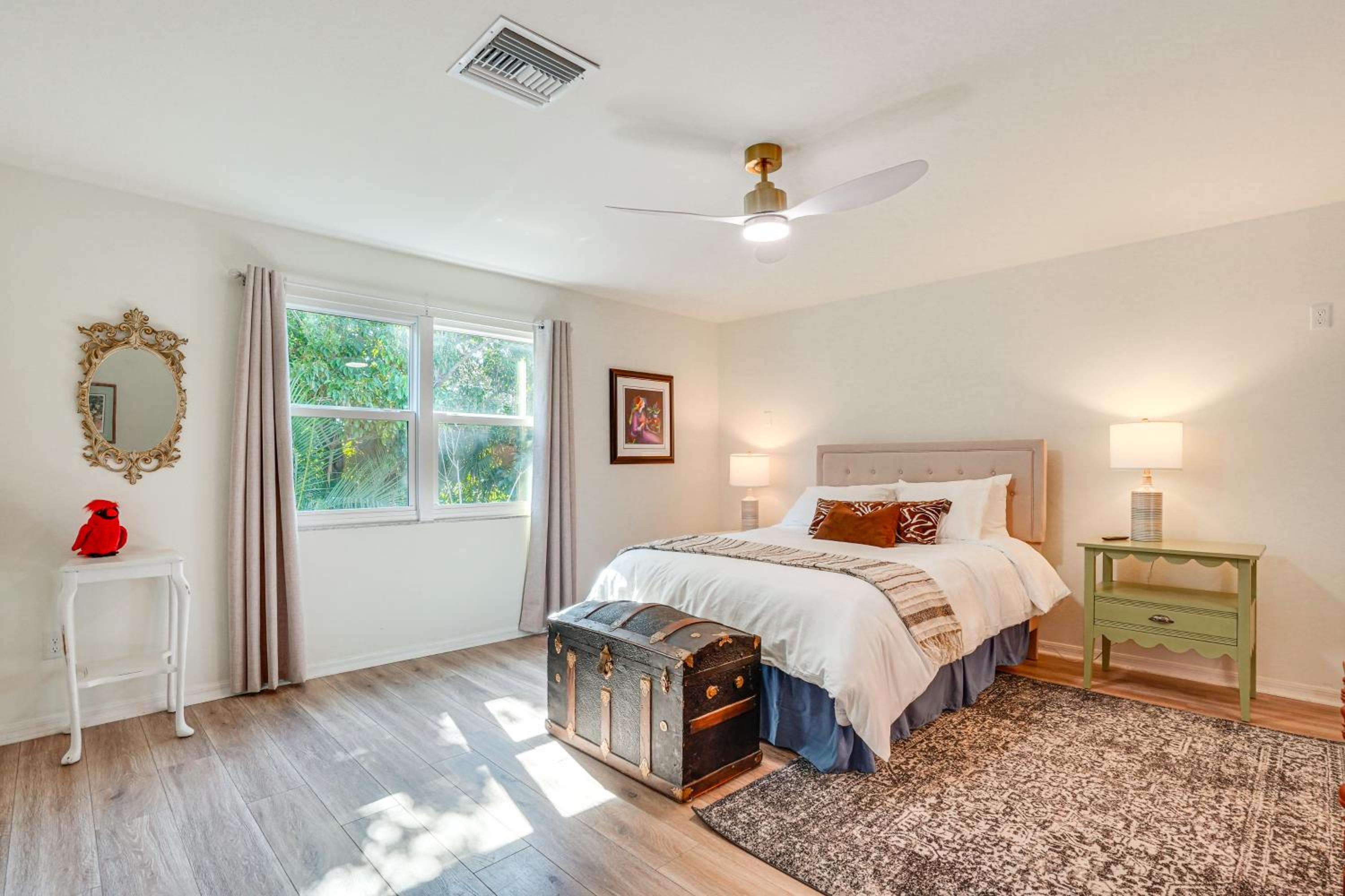3,200-Sq-Ft Hideaway 5 Mi to Downtown Sarasota!