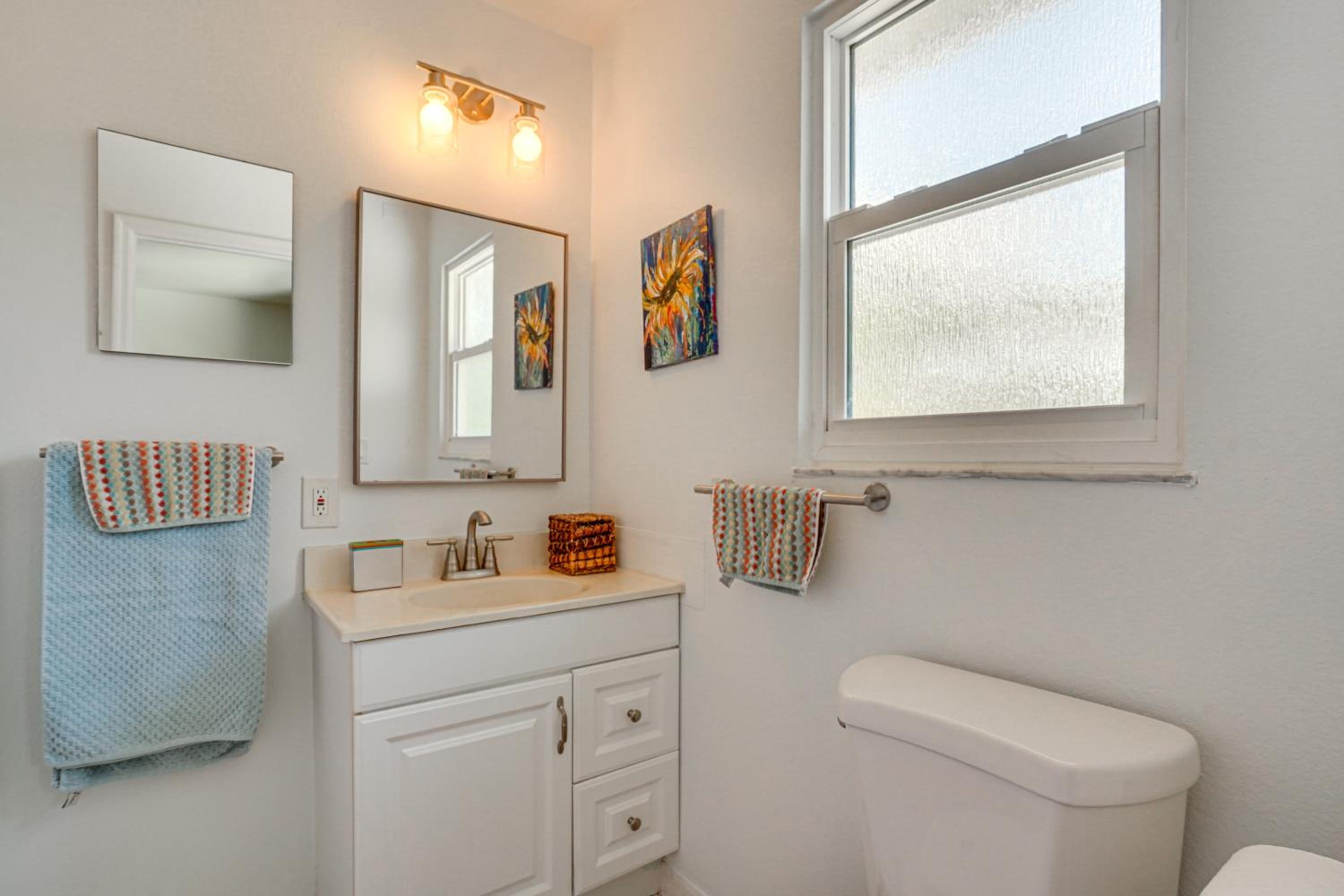 3,200-Sq-Ft Hideaway 5 Mi to Downtown Sarasota!