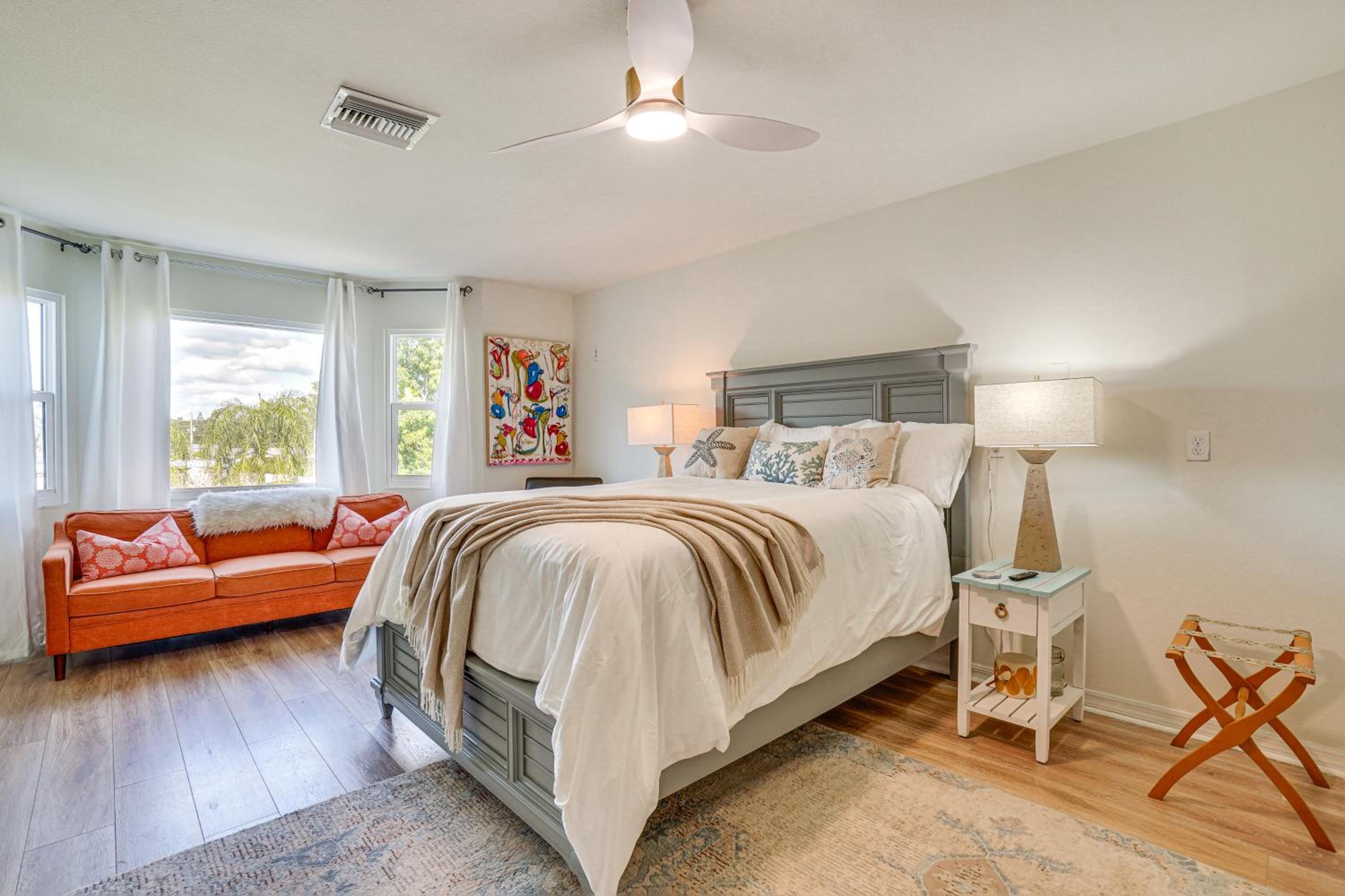 3,200-Sq-Ft Hideaway 5 Mi to Downtown Sarasota!