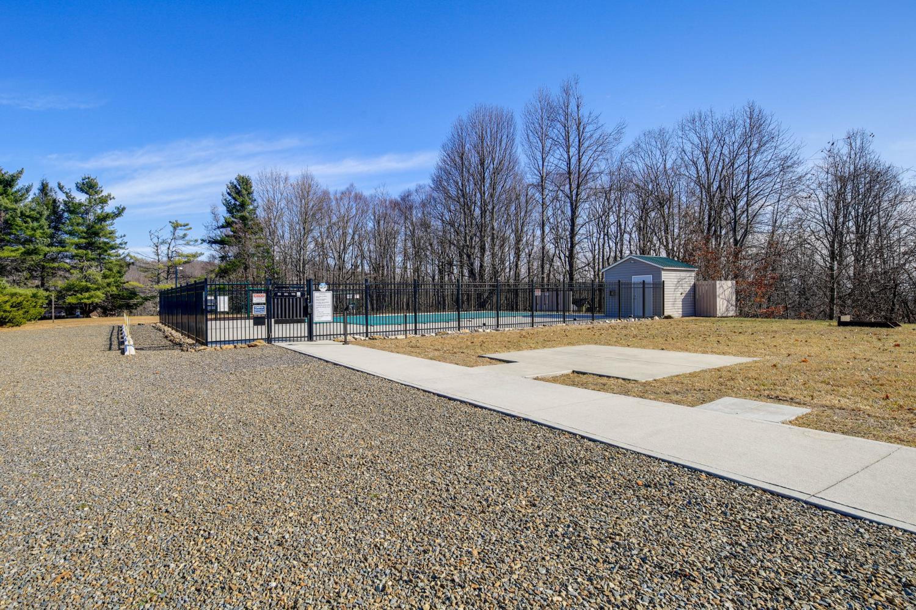 Stay By the Blue Ridge Parkway! Cozy Mtn Condo