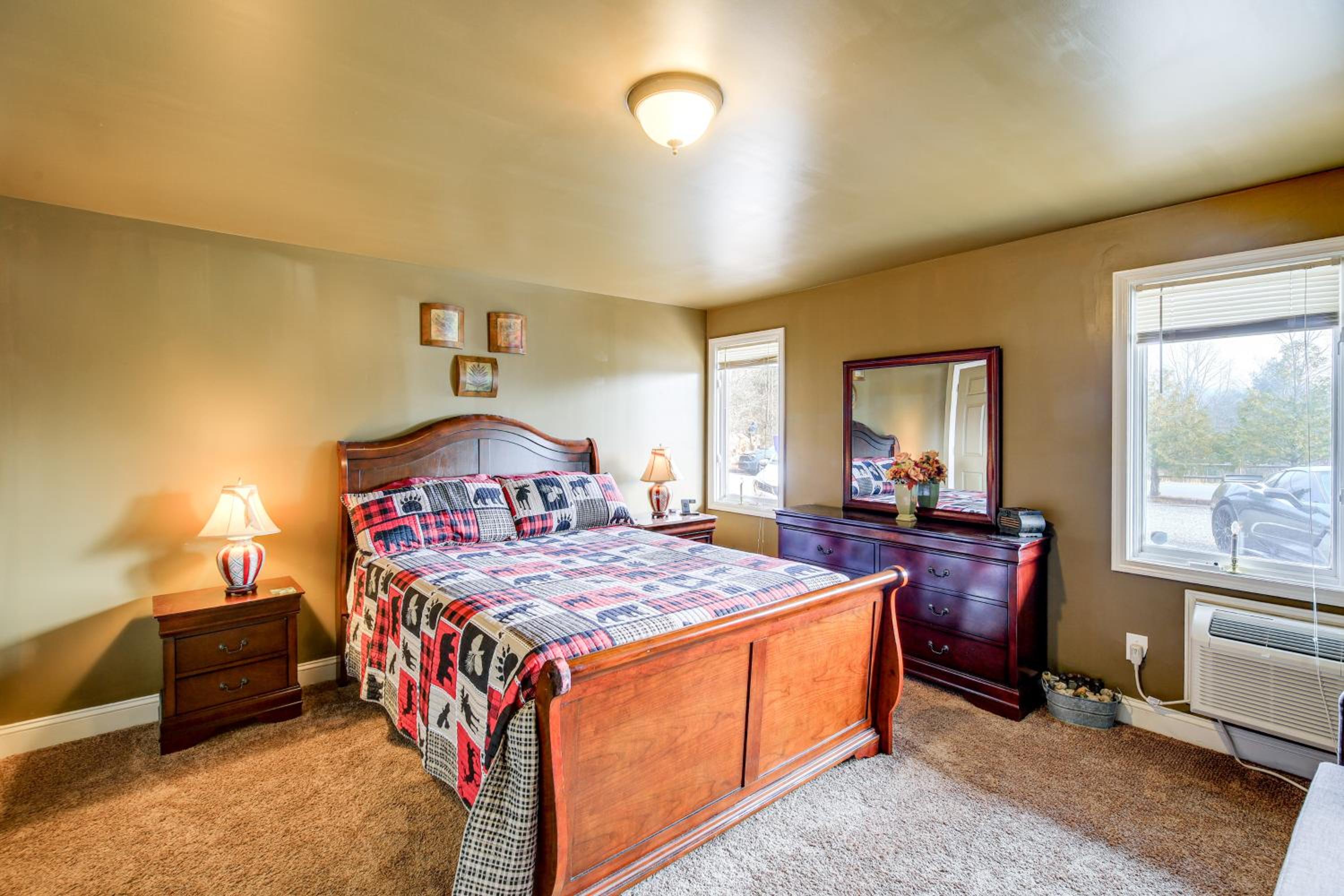 Stay By the Blue Ridge Parkway! Cozy Mtn Condo
