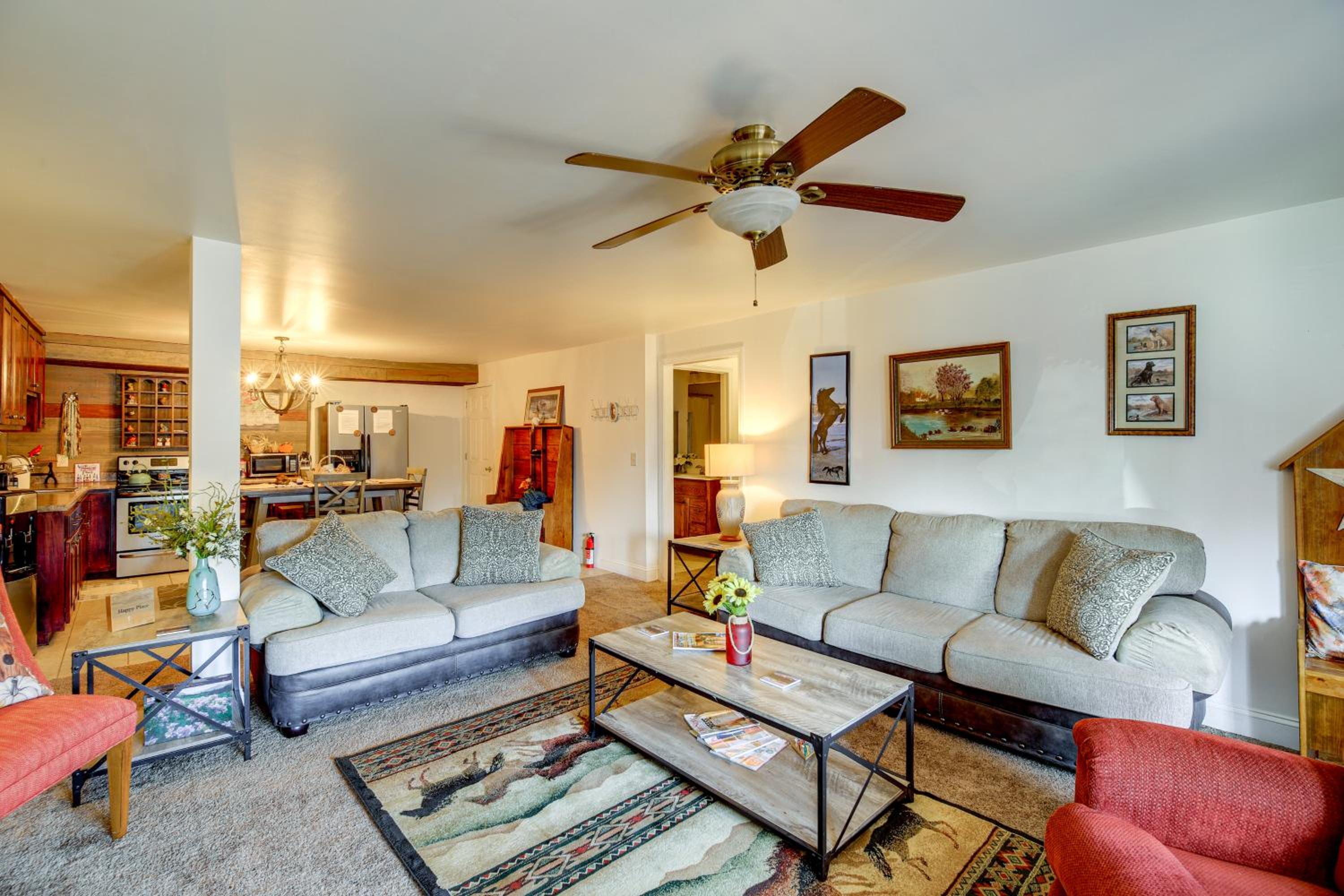 Stay By the Blue Ridge Parkway! Cozy Mtn Condo
