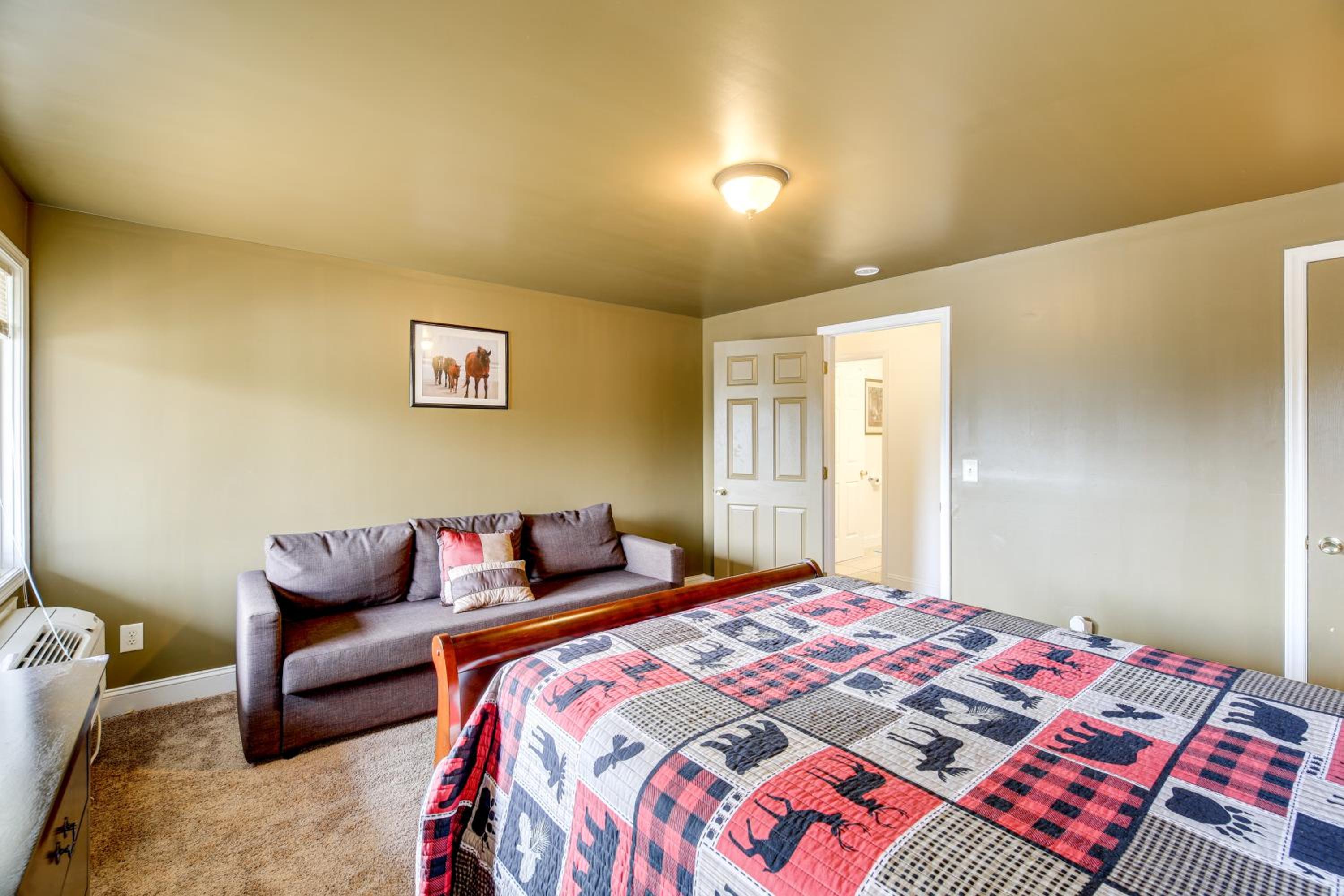 Stay By the Blue Ridge Parkway! Cozy Mtn Condo