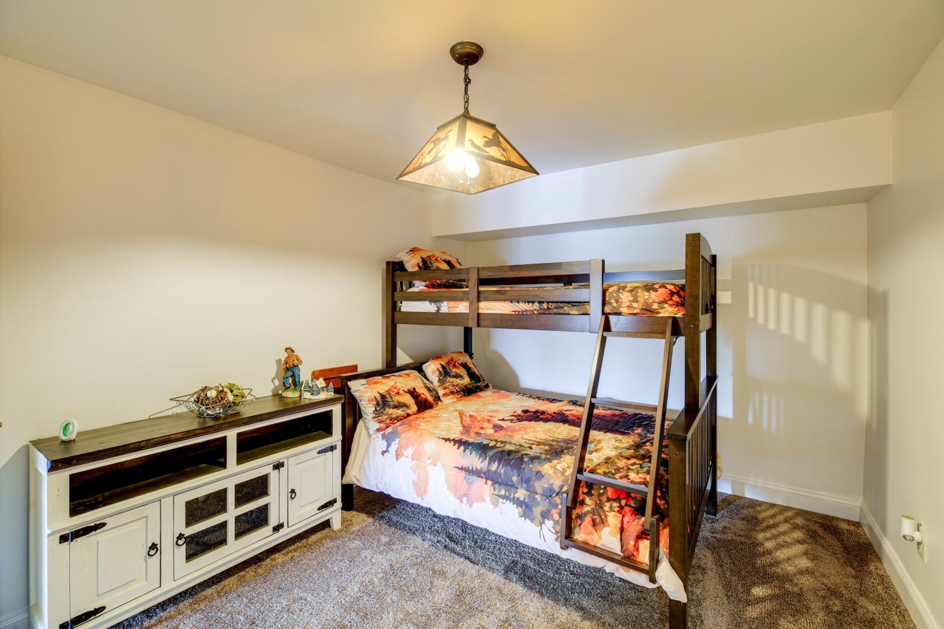 Stay By the Blue Ridge Parkway! Cozy Mtn Condo