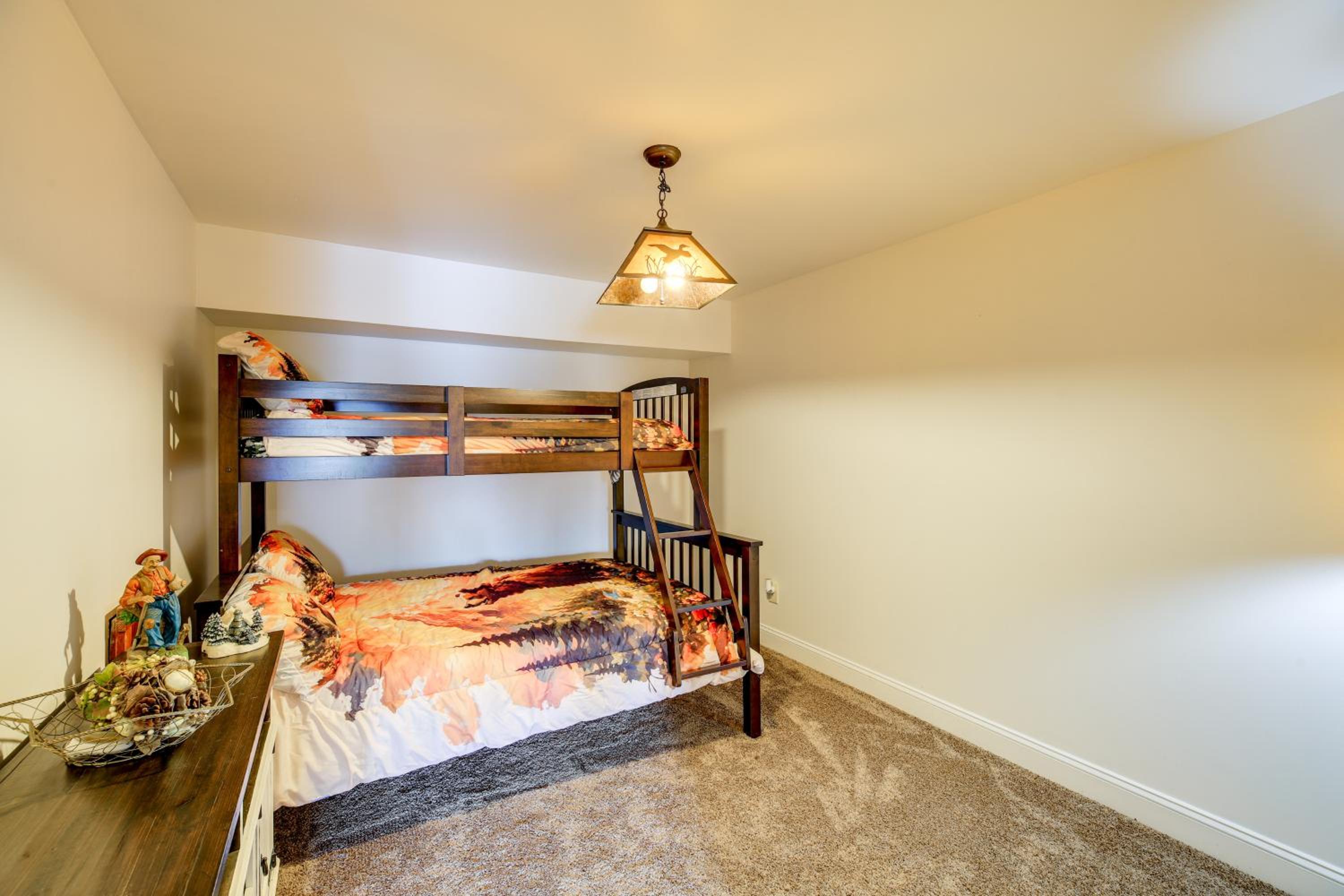 Stay By the Blue Ridge Parkway! Cozy Mtn Condo