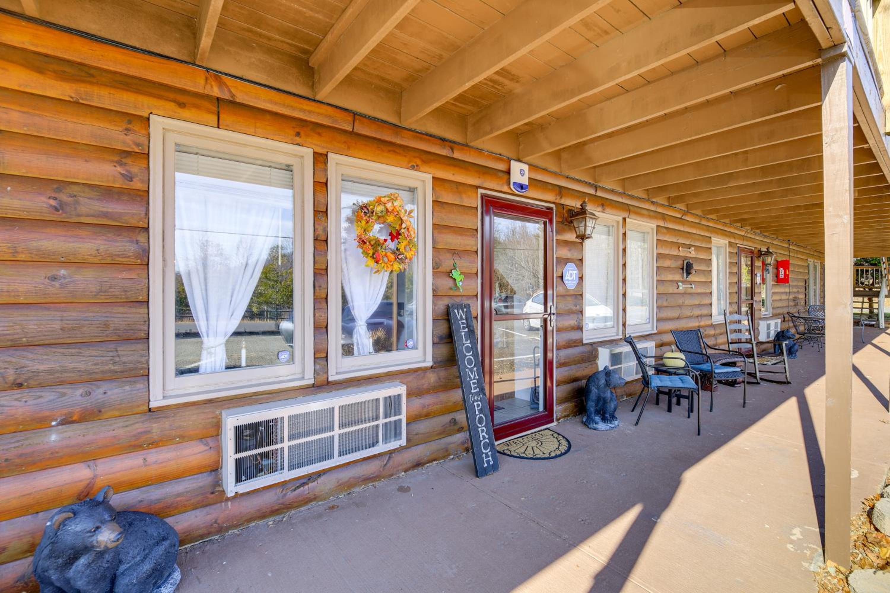 Stay By the Blue Ridge Parkway! Cozy Mtn Condo