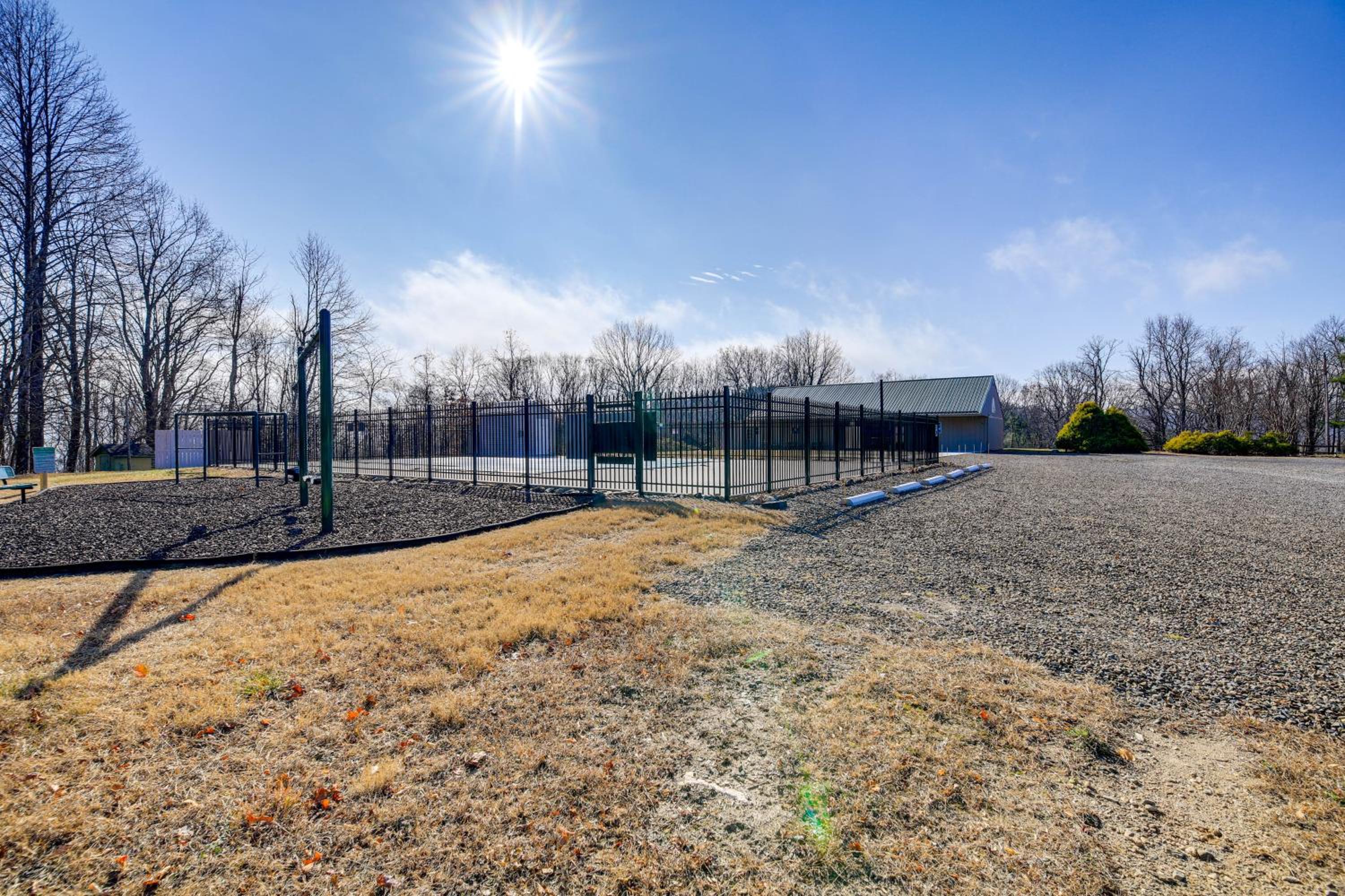 Stay By the Blue Ridge Parkway! Cozy Mtn Condo