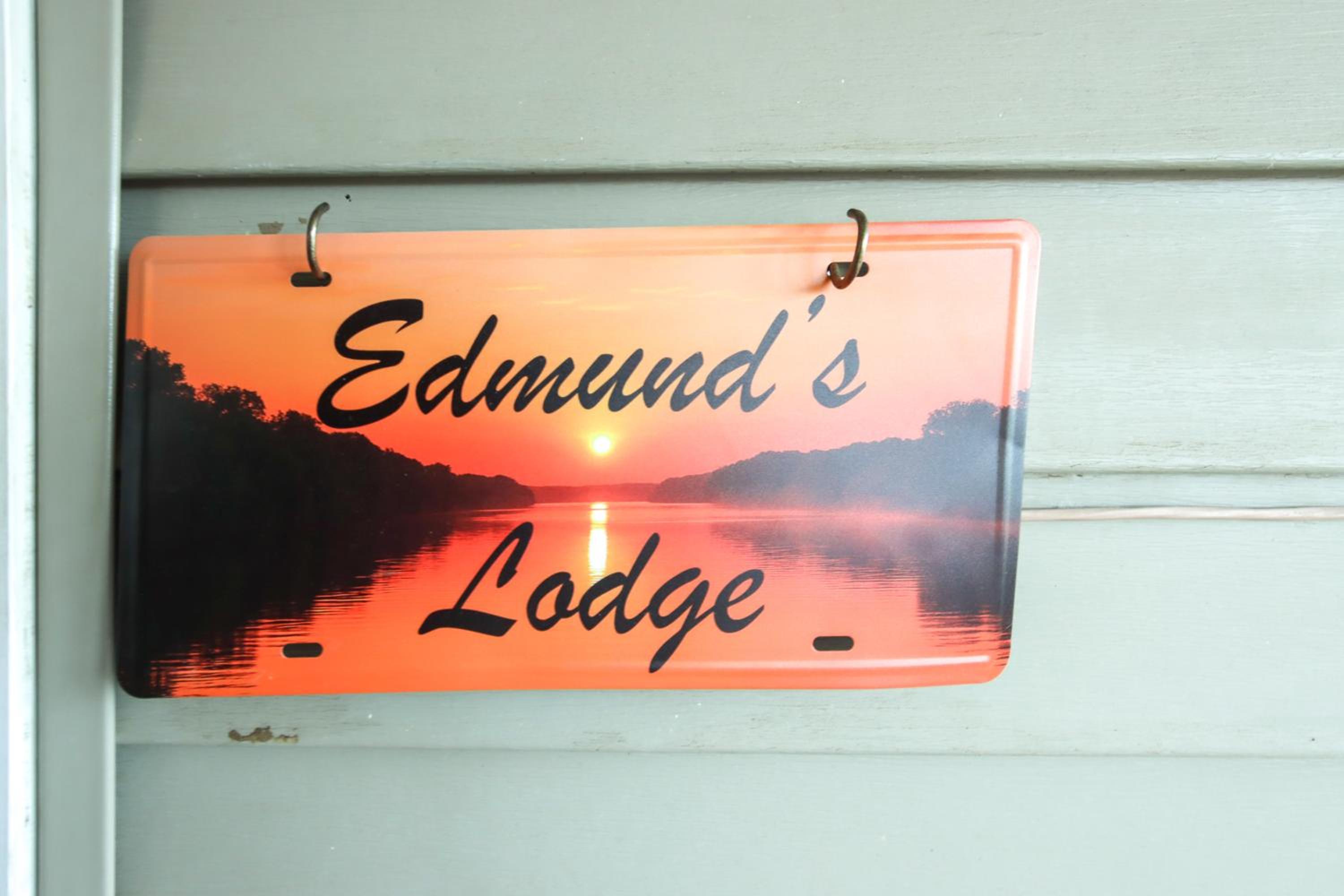 Walk to Nauvoo Temple Remodeled Family Apartment