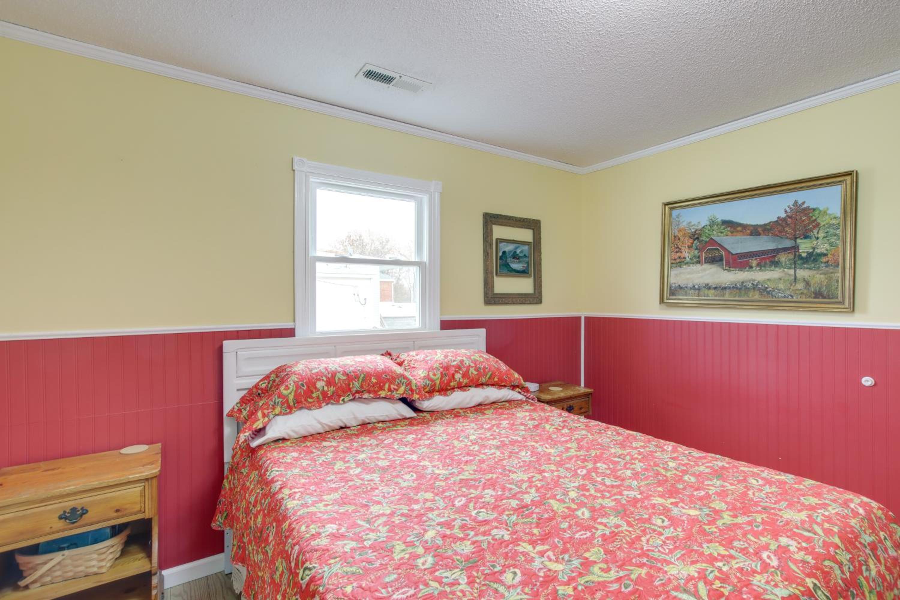 Walk to Nauvoo Temple Remodeled Family Apartment