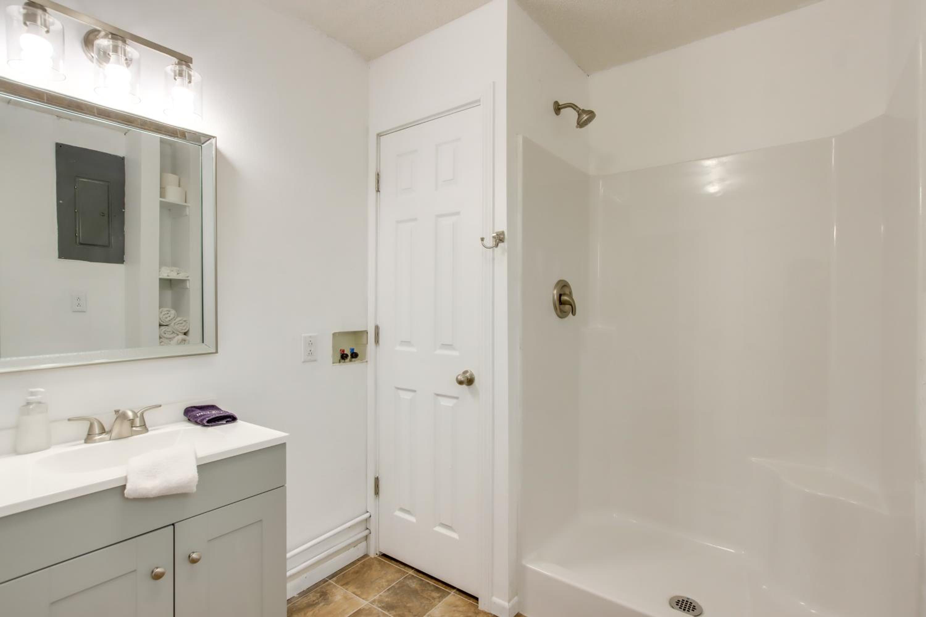 Walk to Nauvoo Temple Remodeled Family Apartment