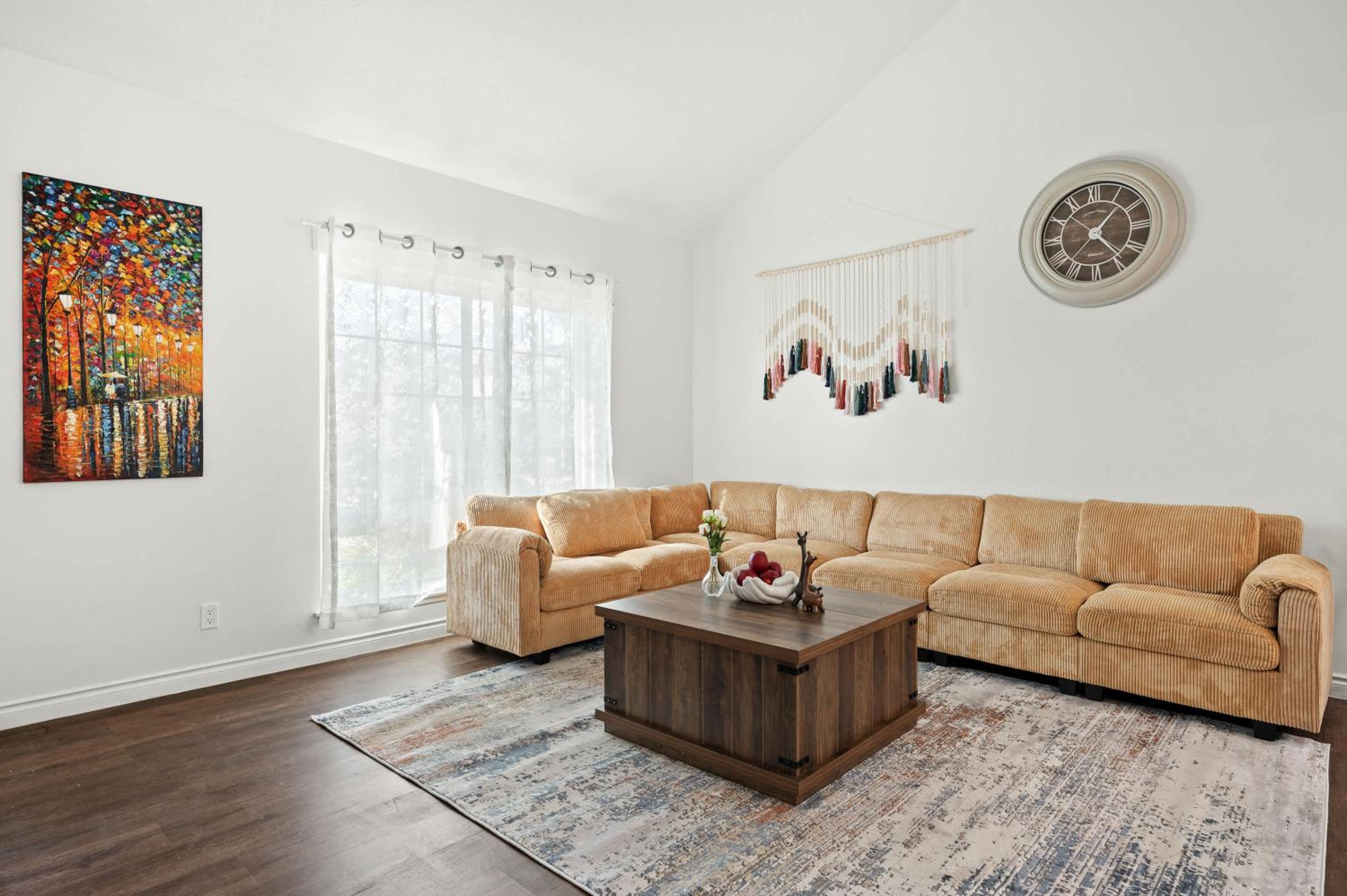 Cozy Full Bedroom Shared Home Great Value