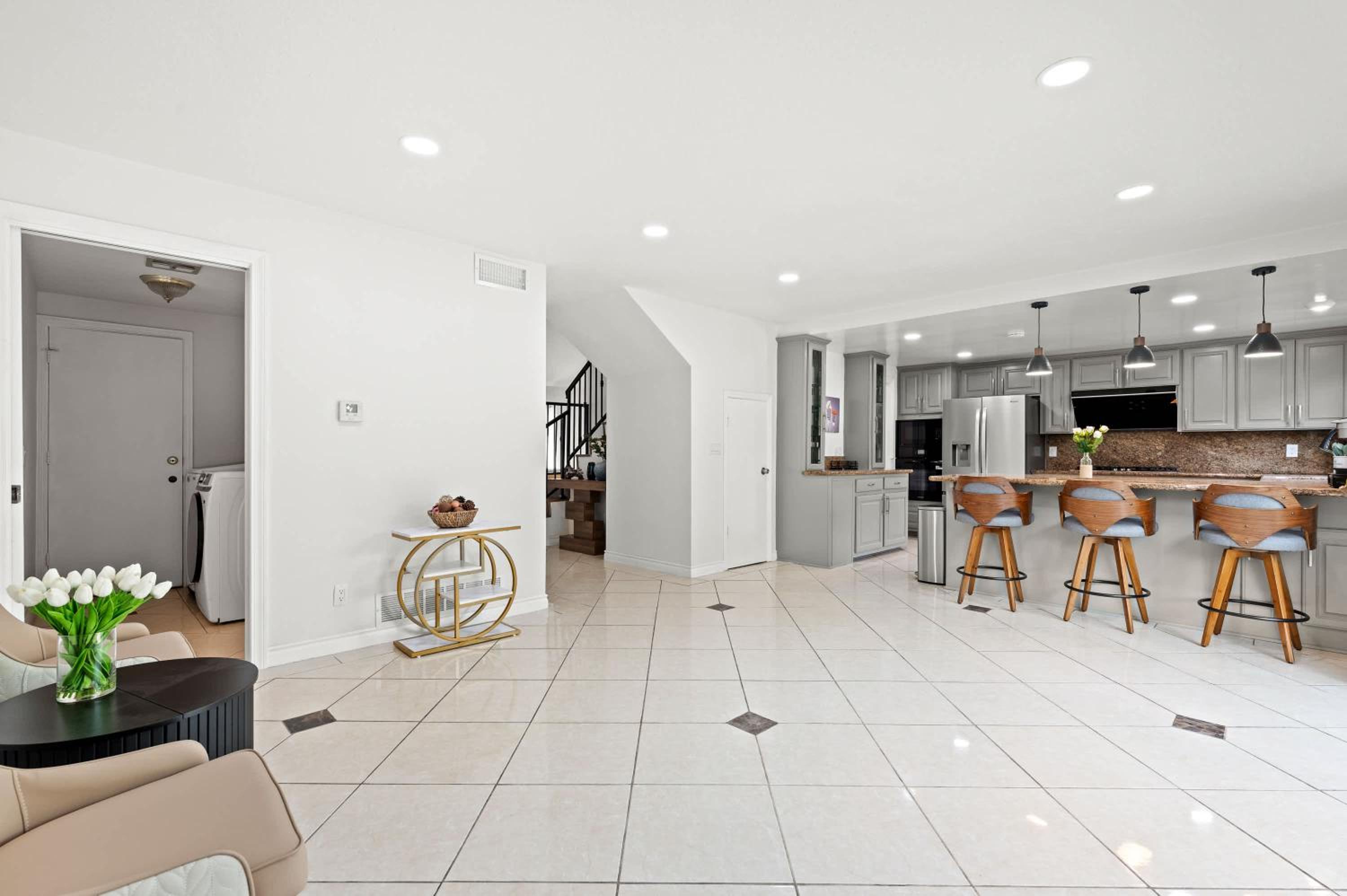 Cozy Full Bedroom Shared Home Great Value