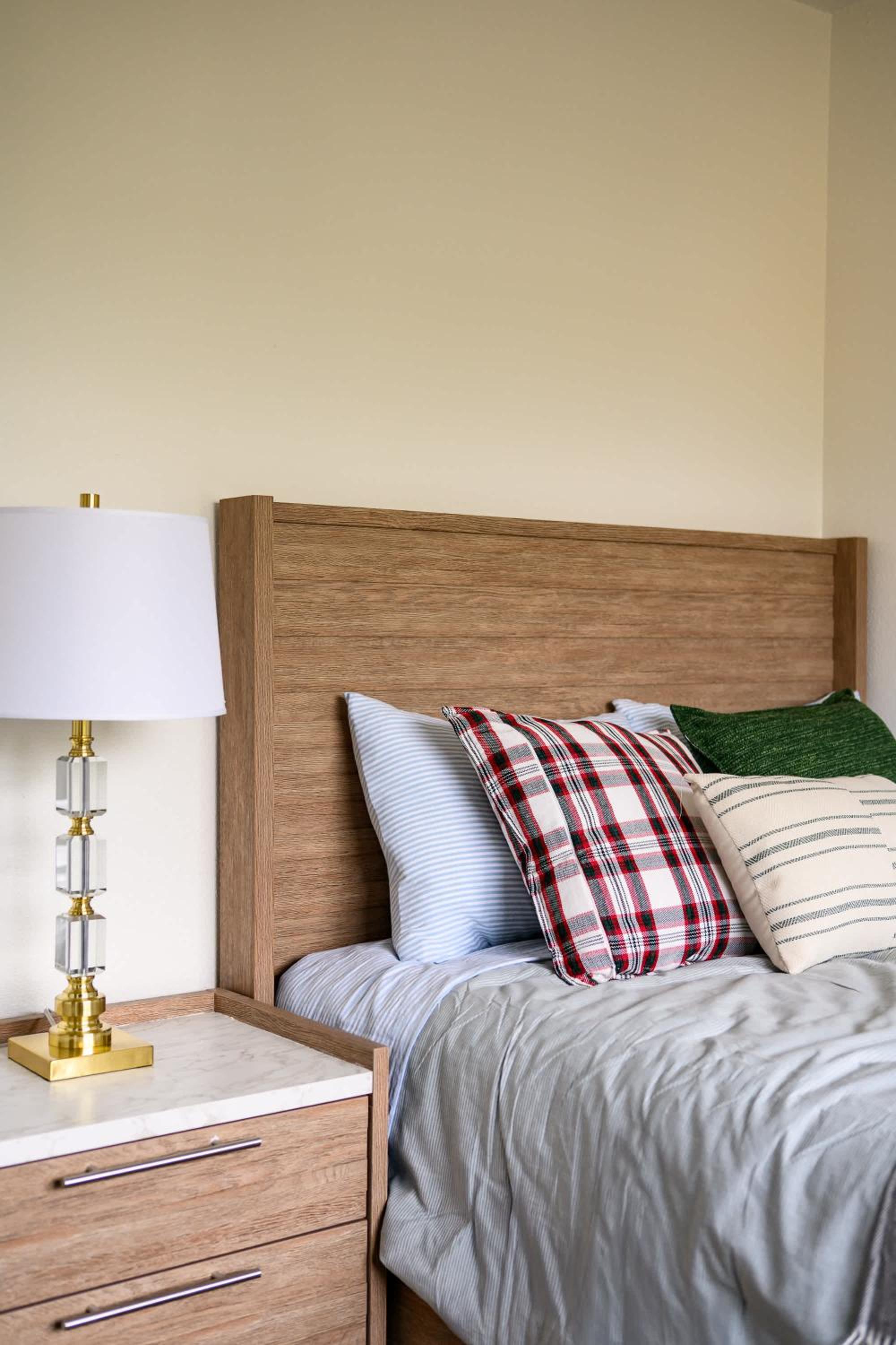 Cozy Full Suites Bright & Private Great Value