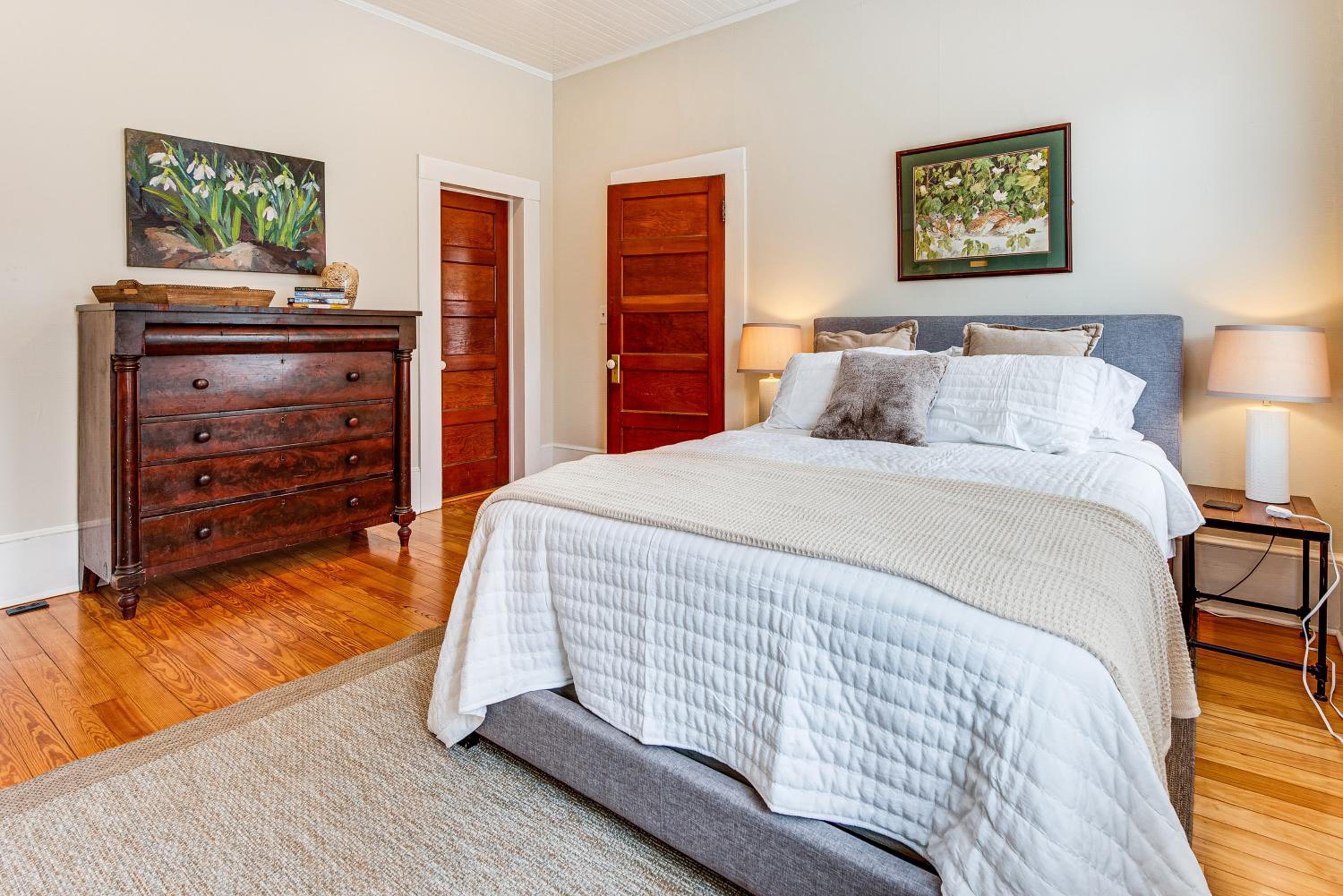 Thomasville Cottage Walk to Historic Downtown!