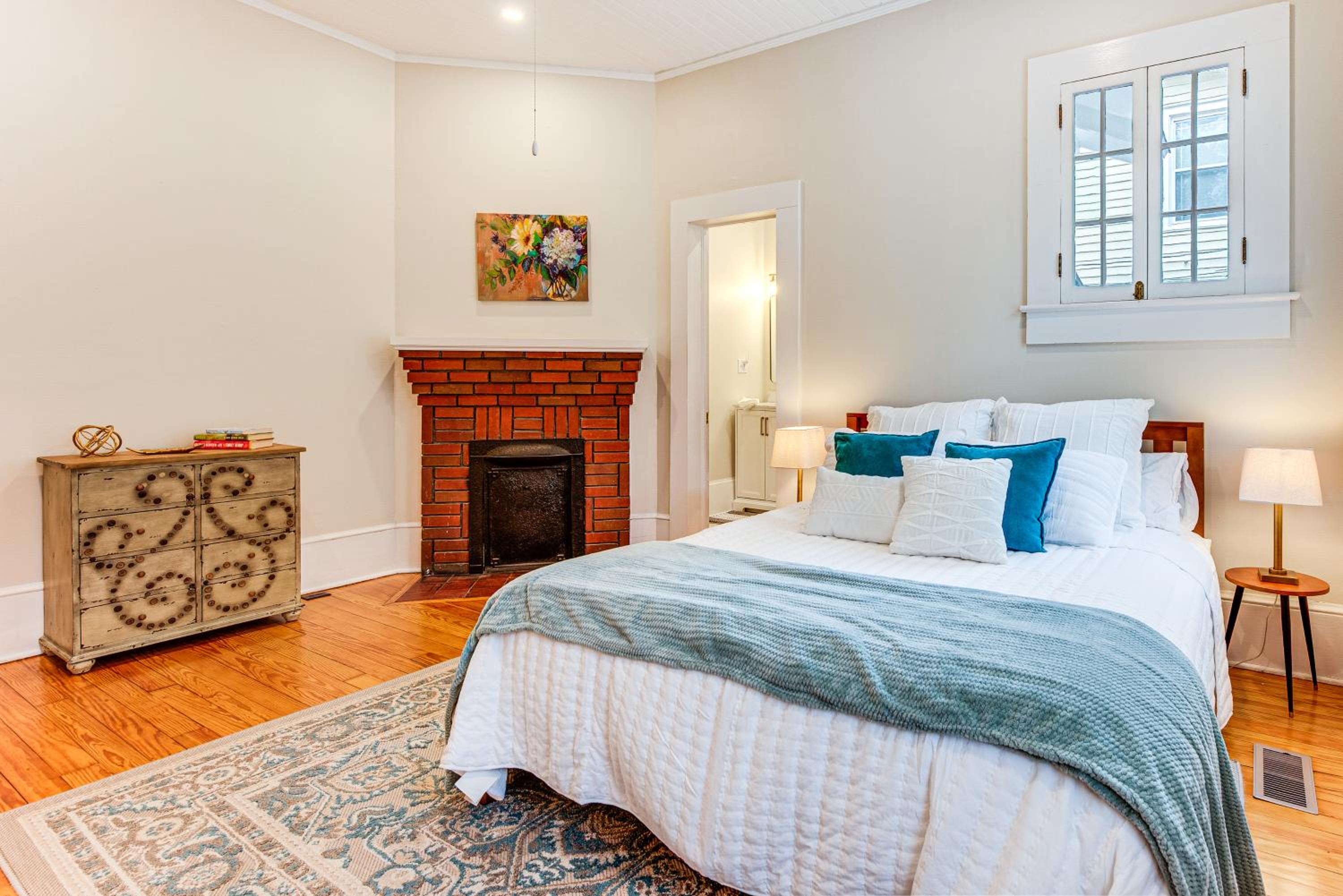 Thomasville Cottage Walk to Historic Downtown!