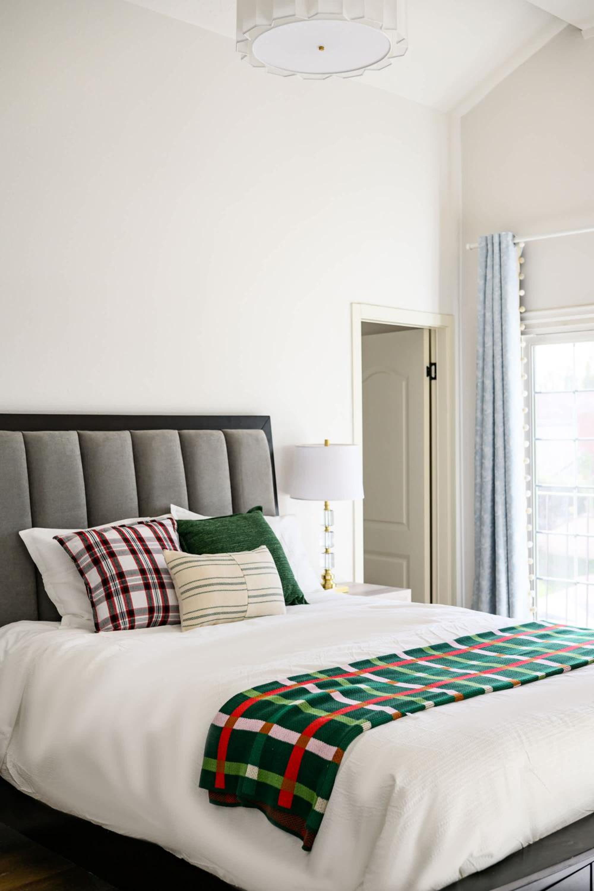 Upgraded Queen Suite Private Ensuite Bright Stay