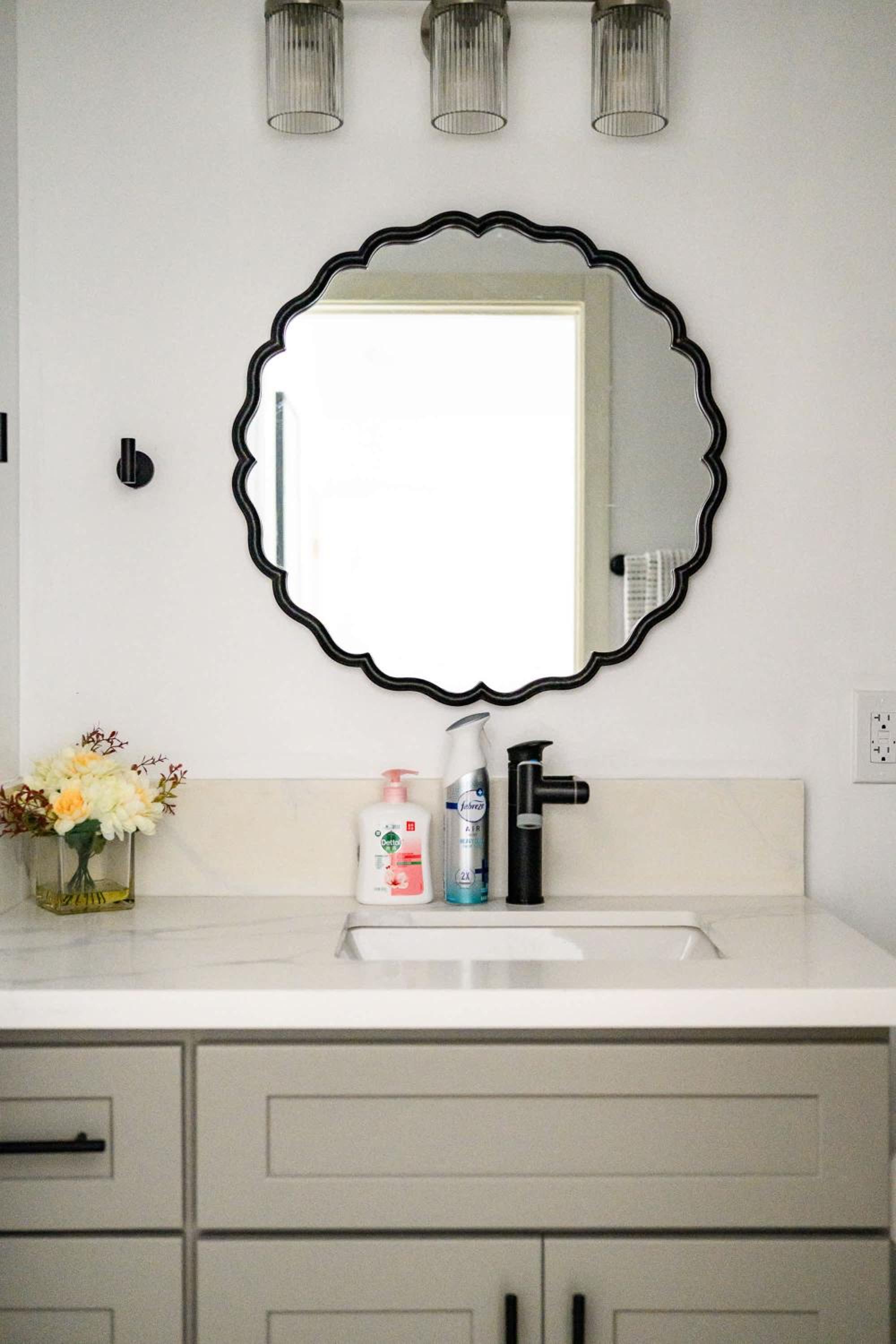 Upgraded Queen Suite Private Ensuite Bright Stay