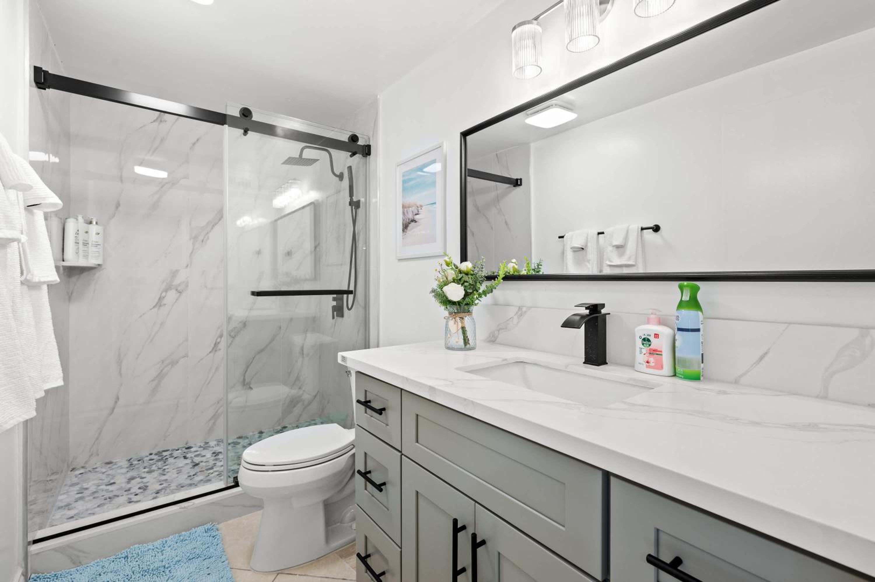 Premium Queen Room Private Ensuite Bright