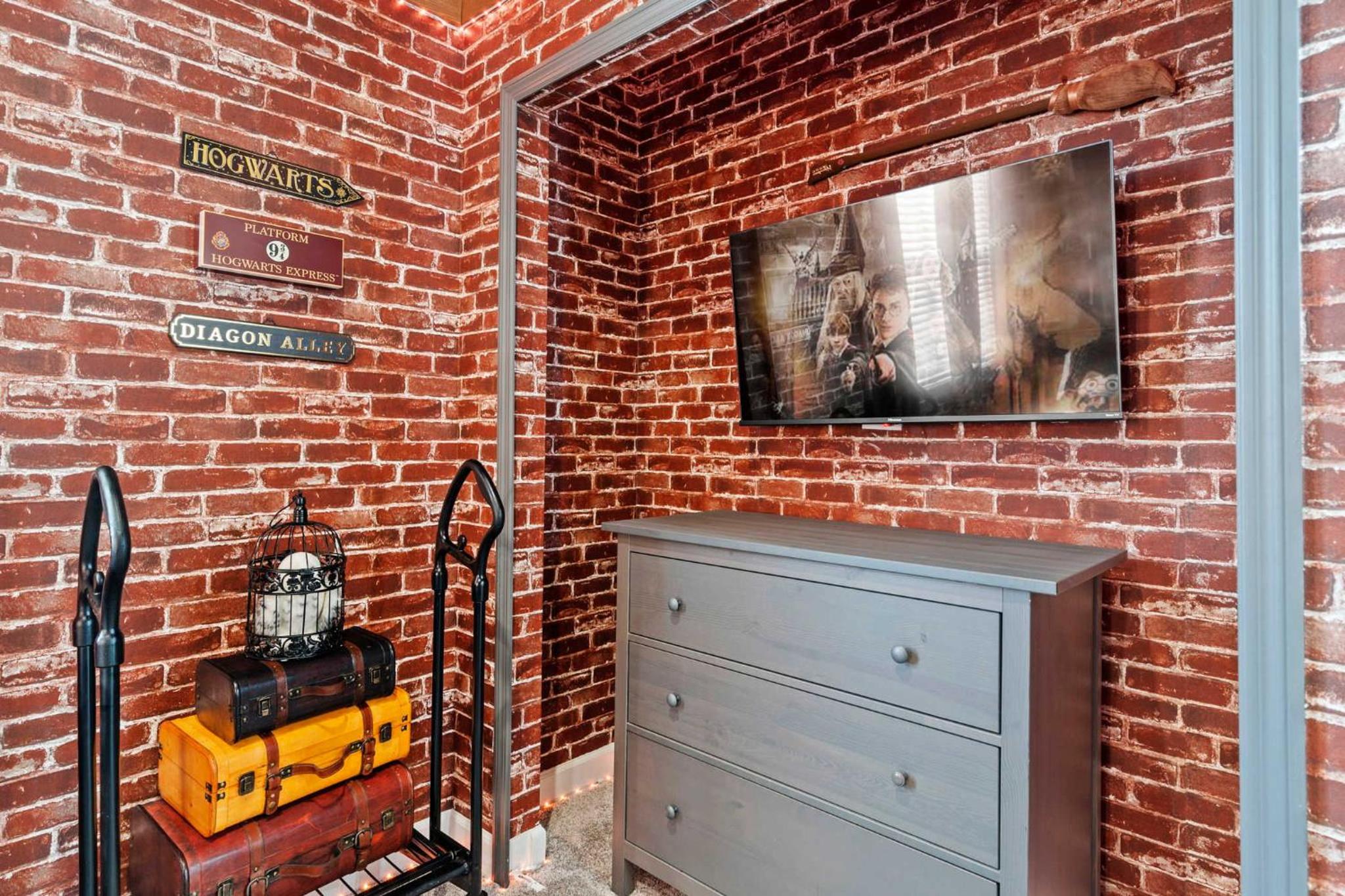 581 Epic Family Villa near Disney with Private Pool & Game Room