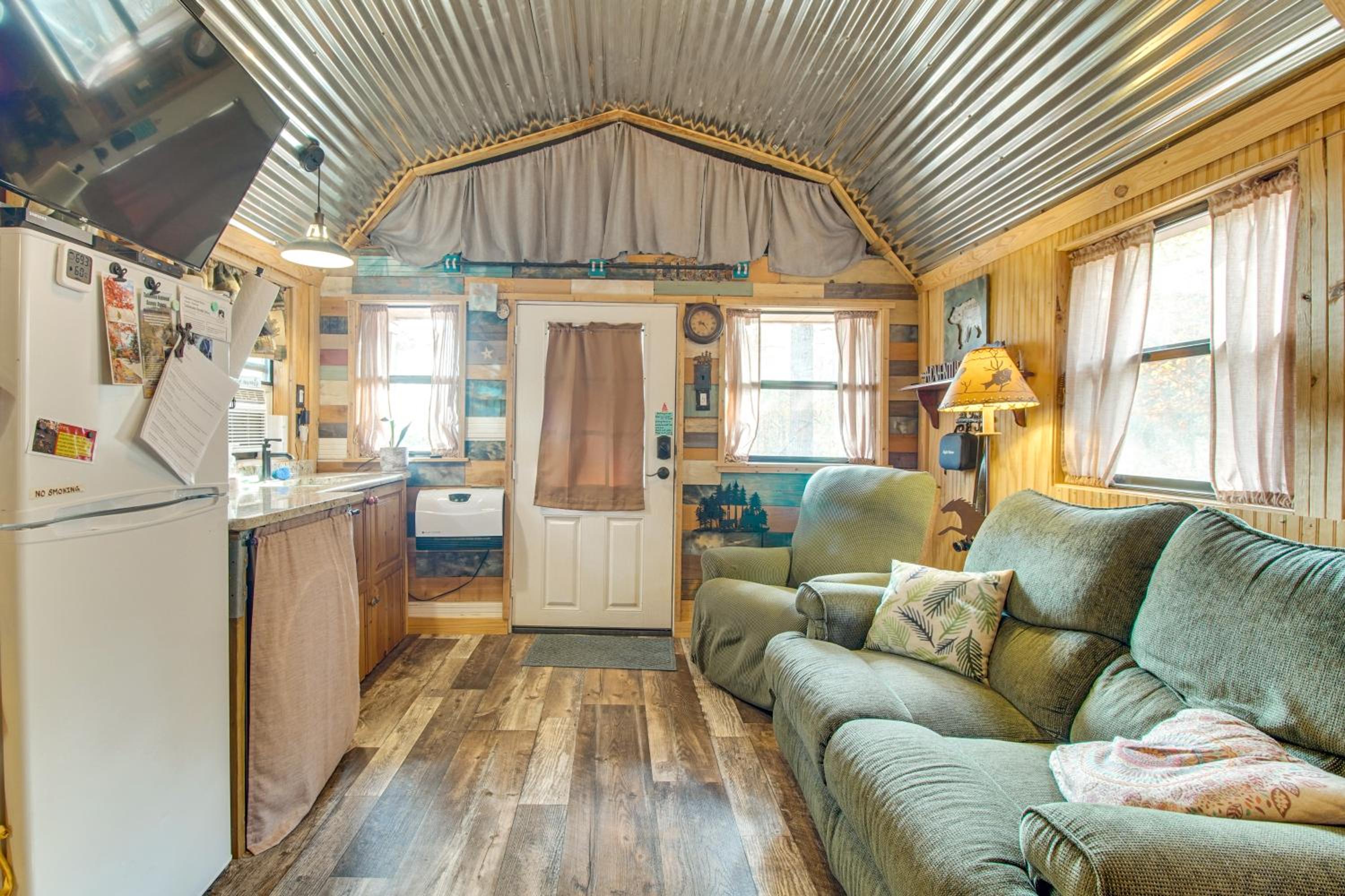 Hike the Ouachitas! Remote Mtn Hideaway with Trails