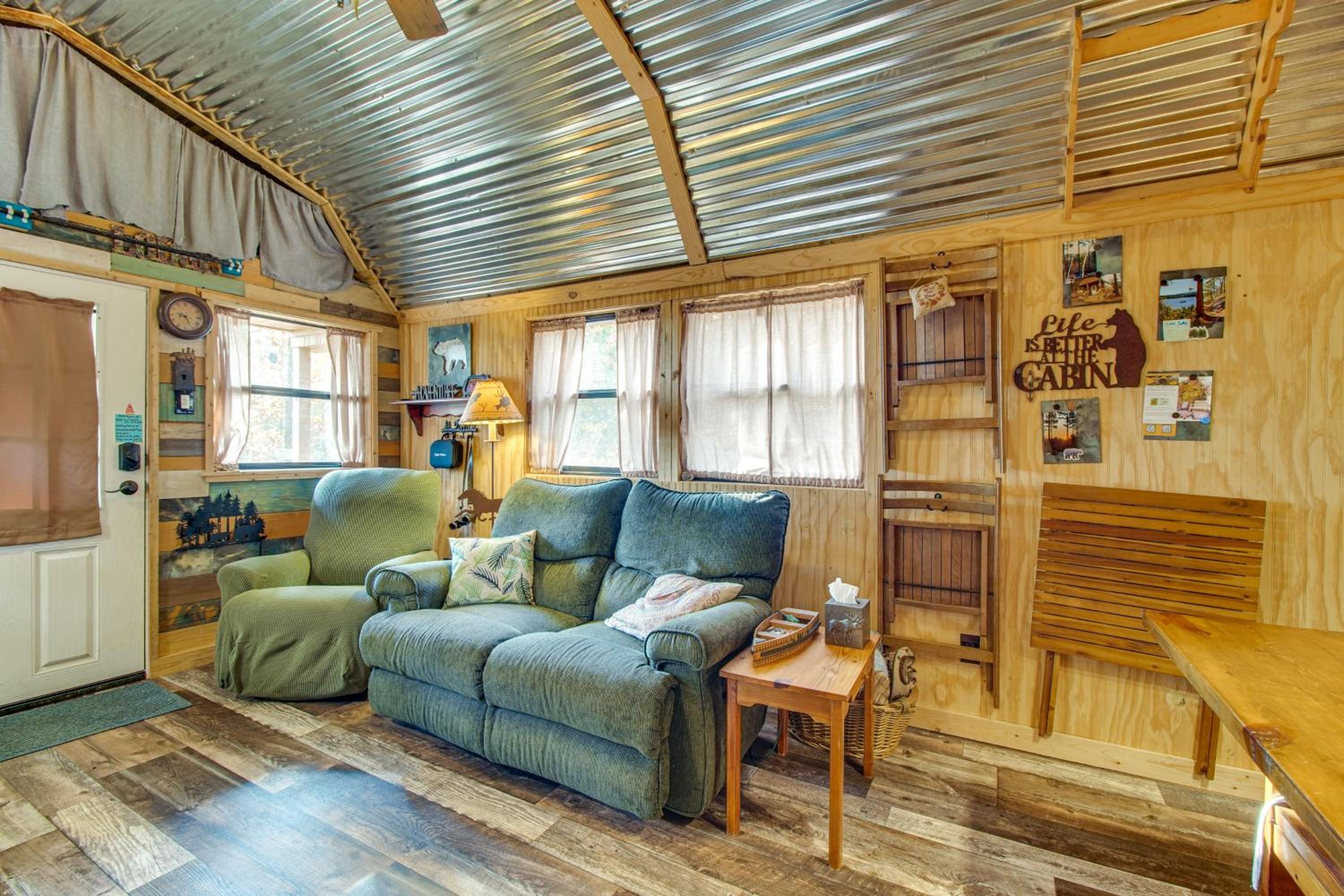 Hike the Ouachitas! Remote Mtn Hideaway with Trails