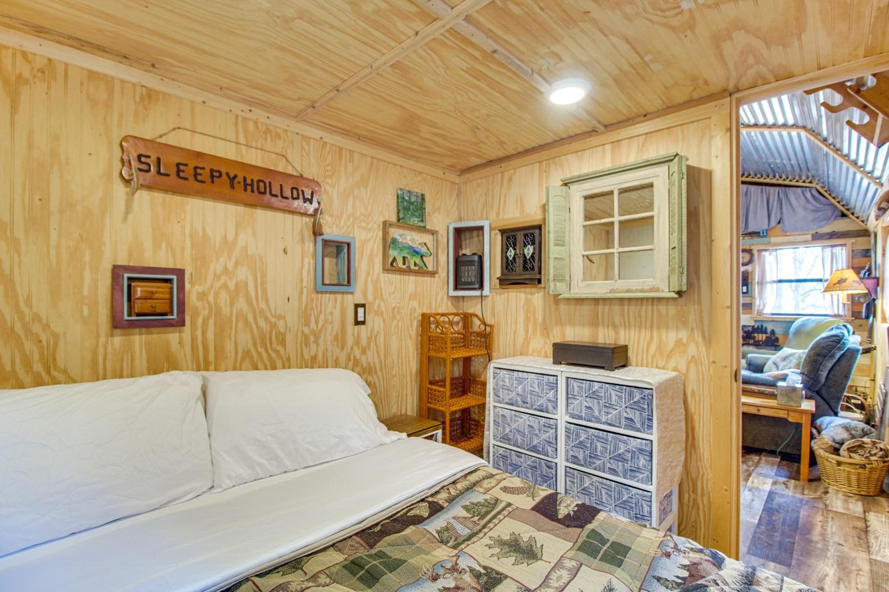 Hike the Ouachitas! Remote Mtn Hideaway with Trails