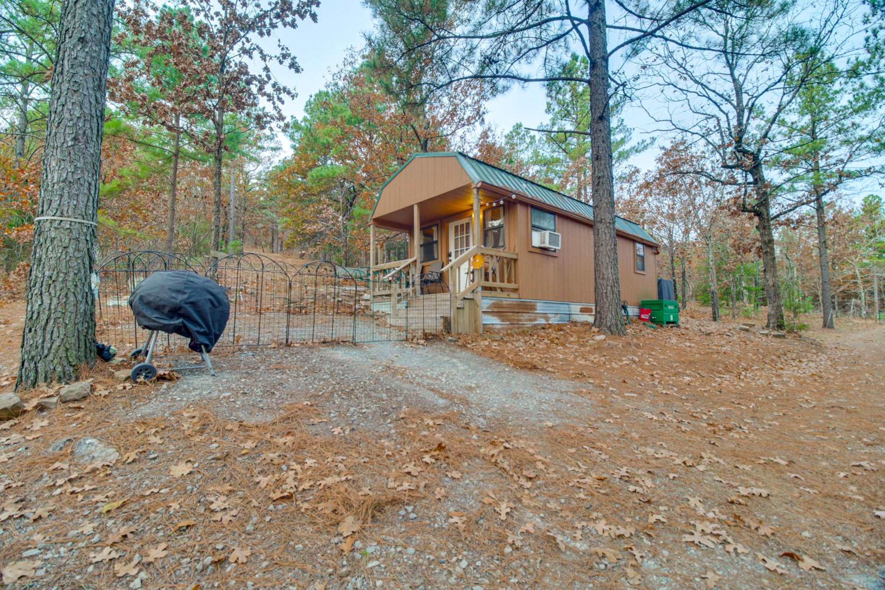 Hike the Ouachitas! Remote Mtn Hideaway with Trails