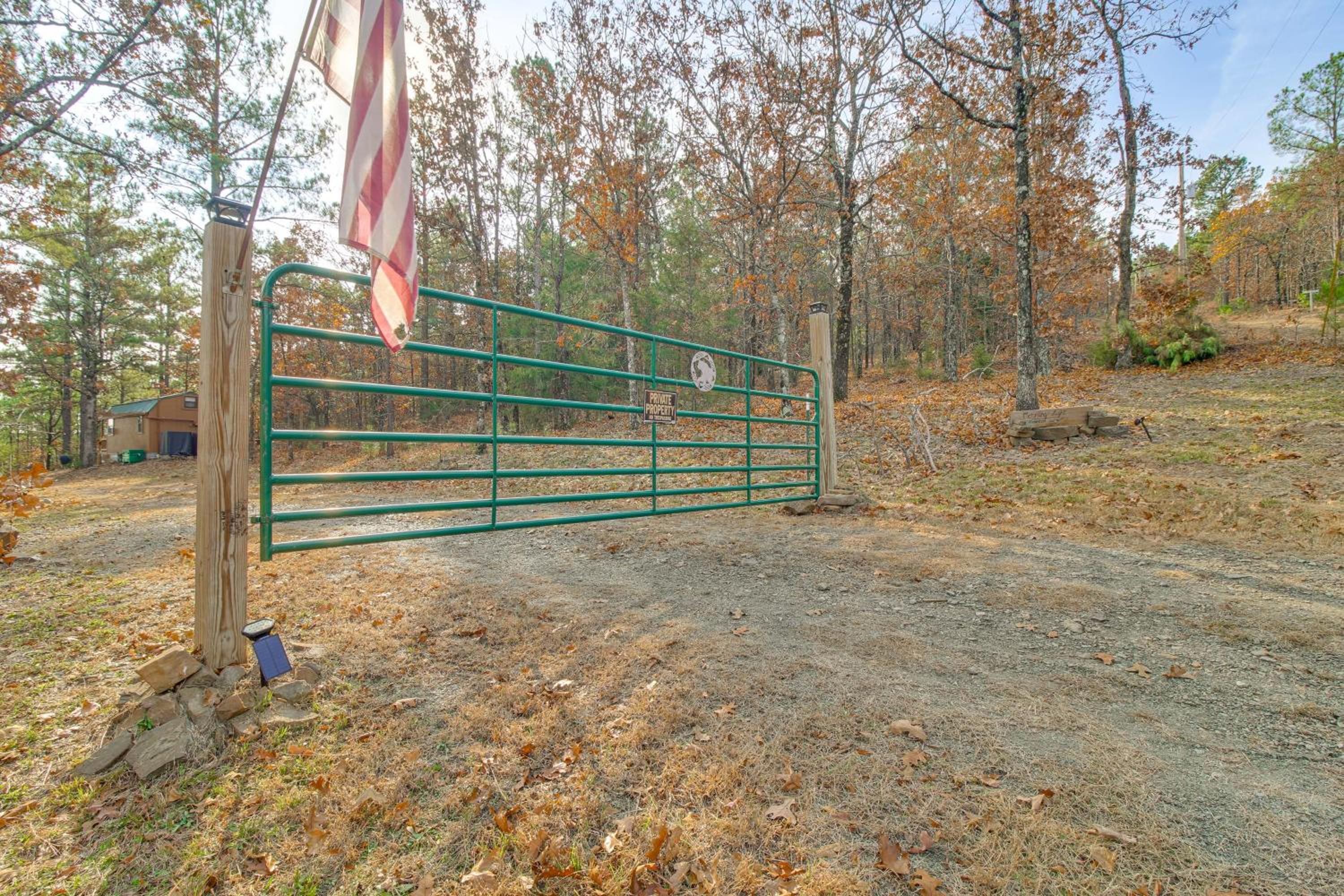Hike the Ouachitas! Remote Mtn Hideaway with Trails