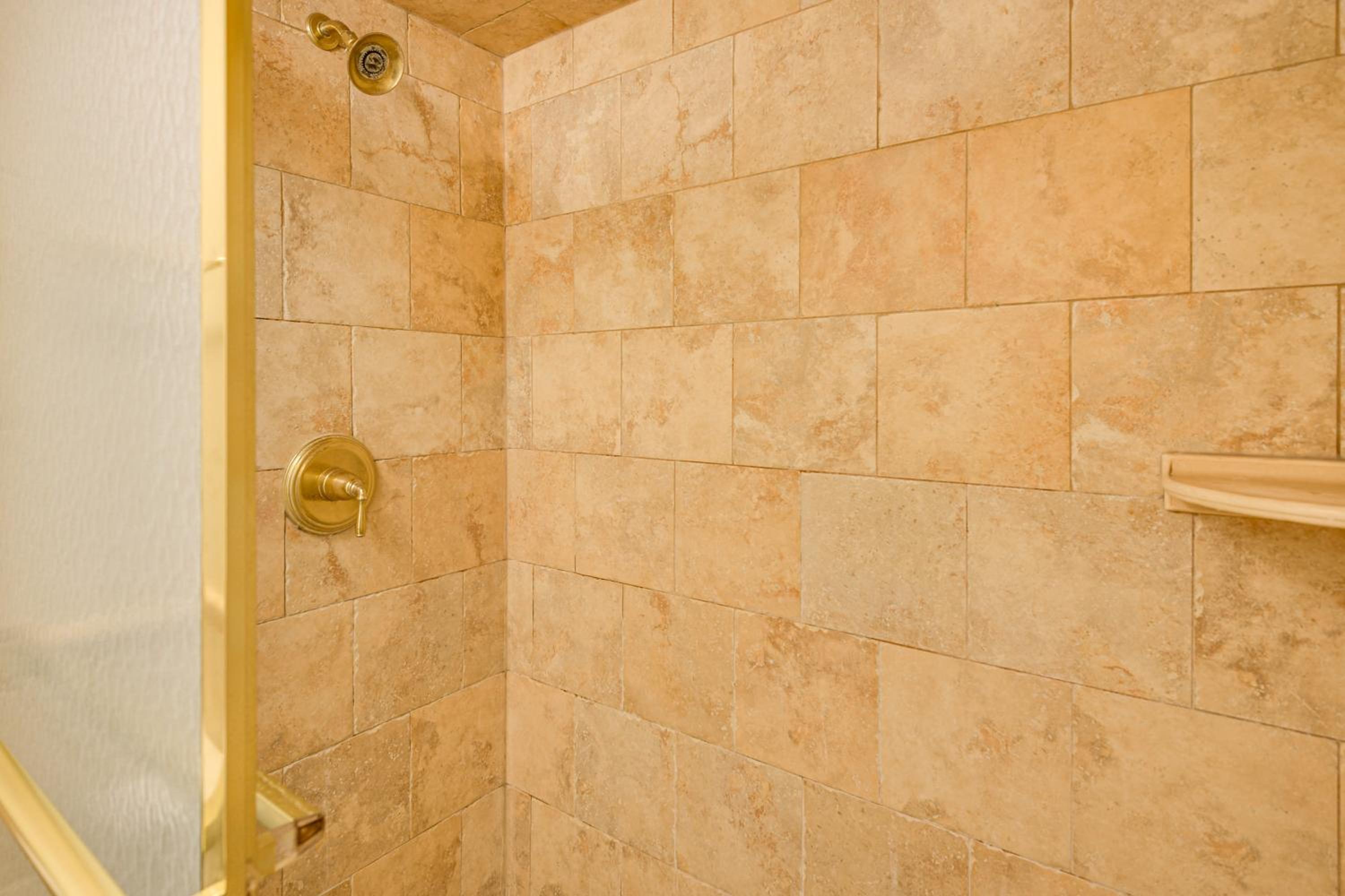 Steps to Shore, Pool Access New Smyrna Beach Gem!