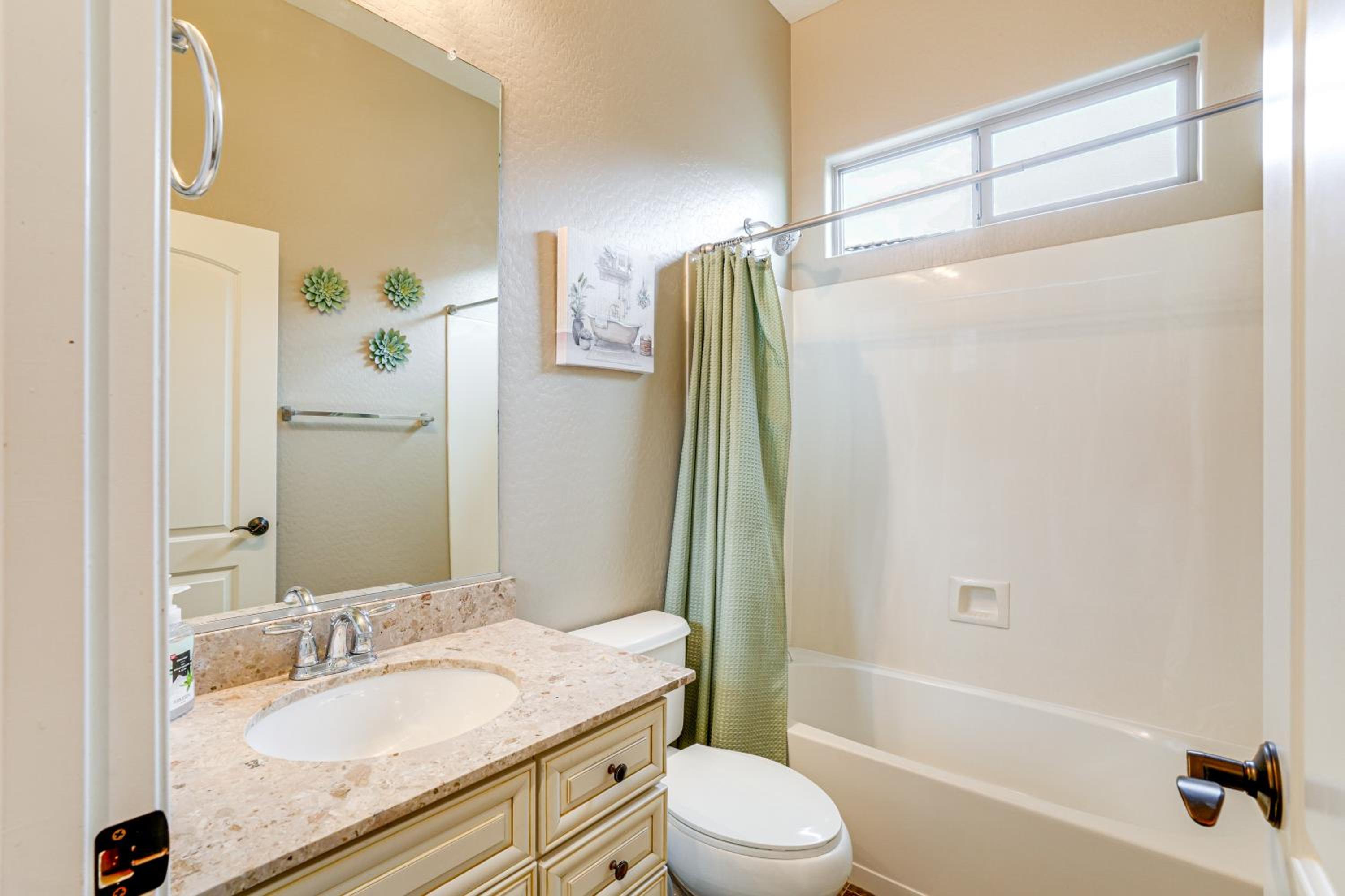 Pool, Views and Ample Space! Sunny Goodyear Retreat
