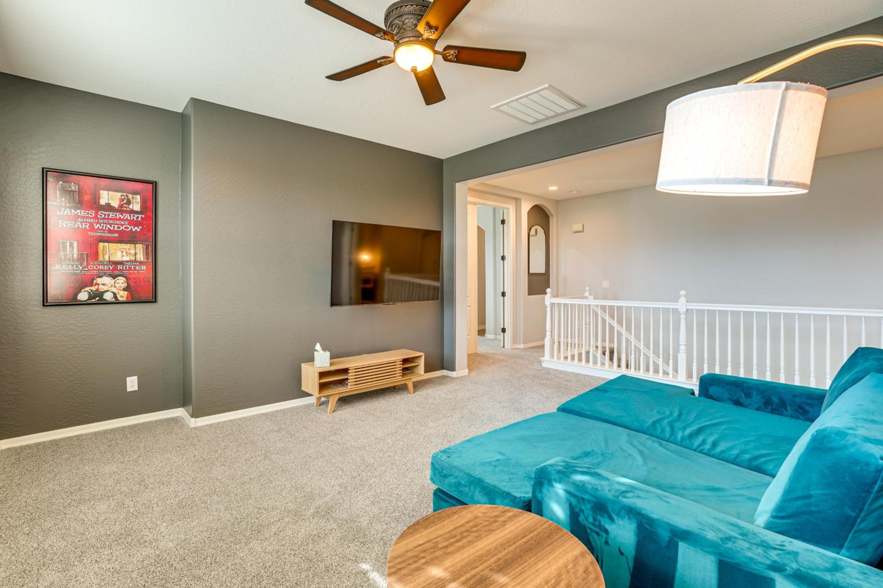 Pool, Views and Ample Space! Sunny Goodyear Retreat