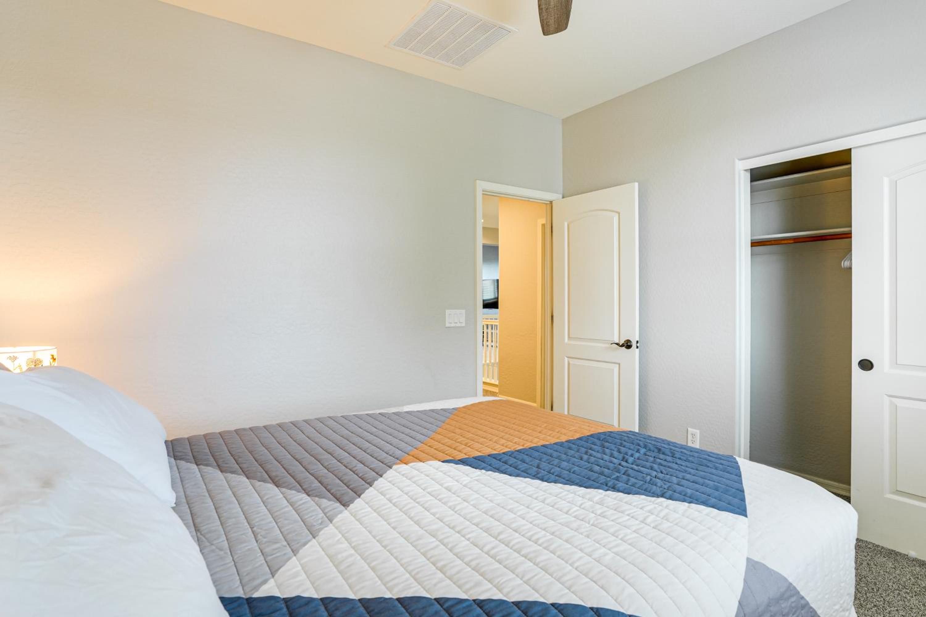 Pool, Views and Ample Space! Sunny Goodyear Retreat