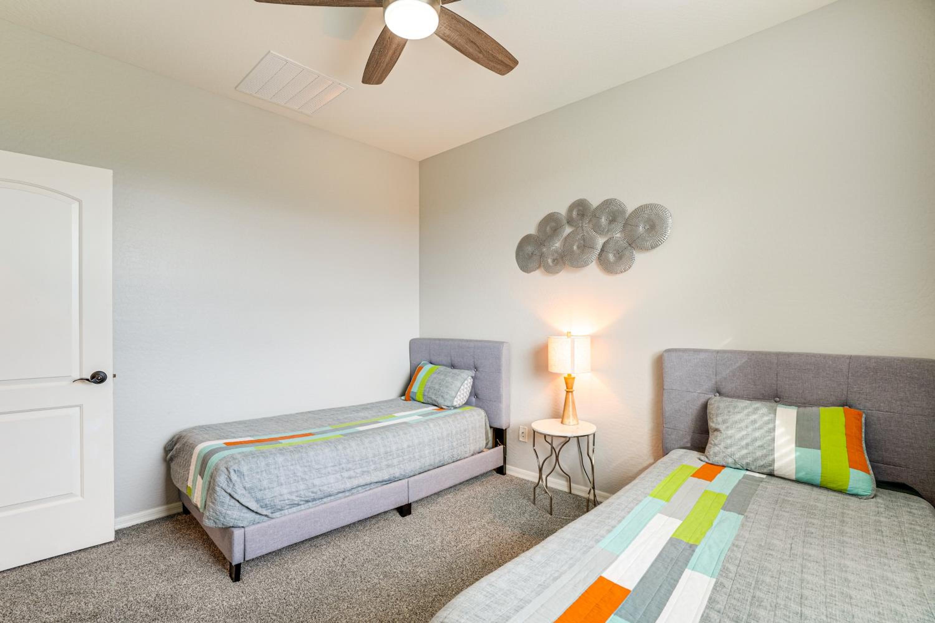 Pool, Views and Ample Space! Sunny Goodyear Retreat